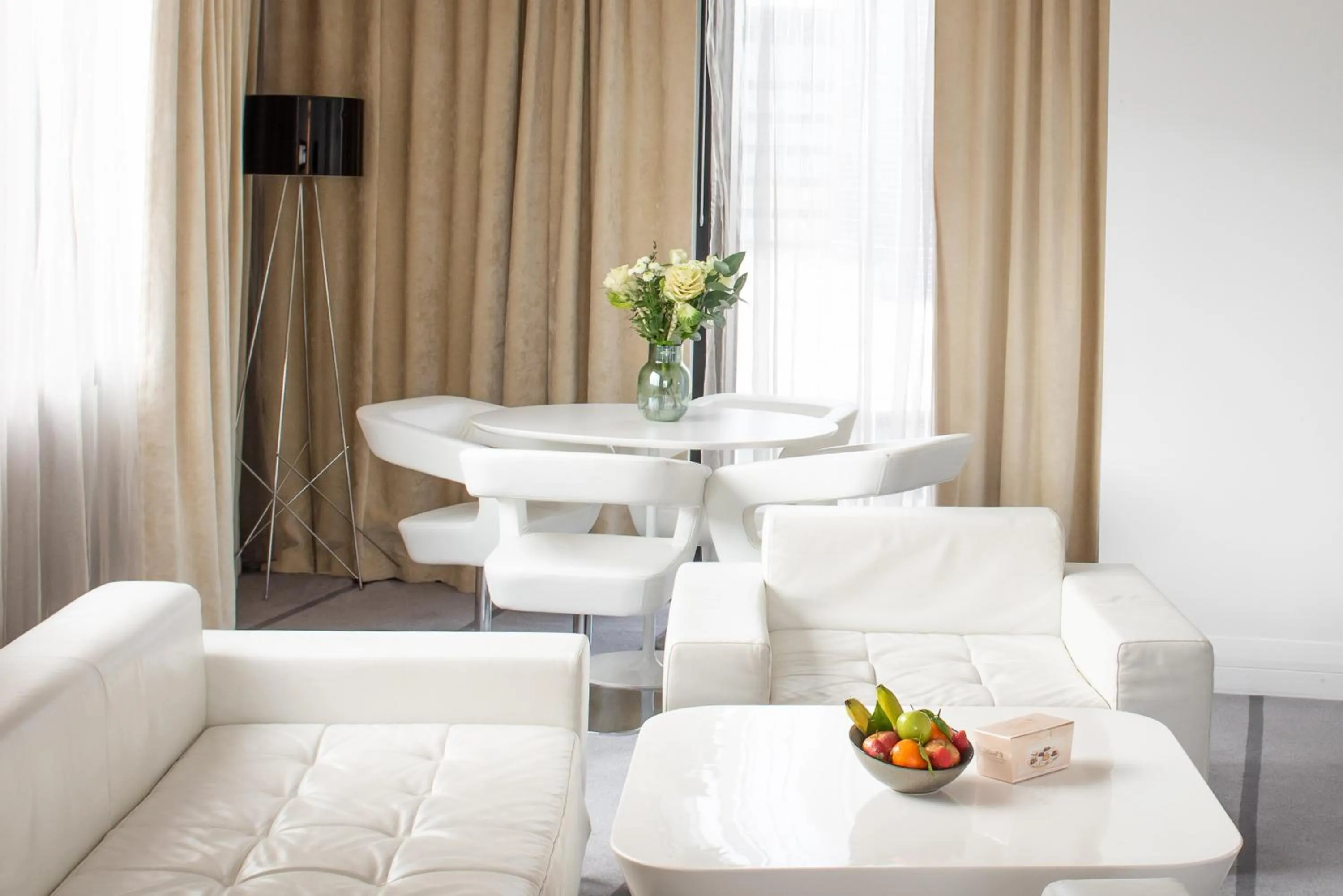 Bedroom in Crowne Plaza Manchester City Centre by IHG