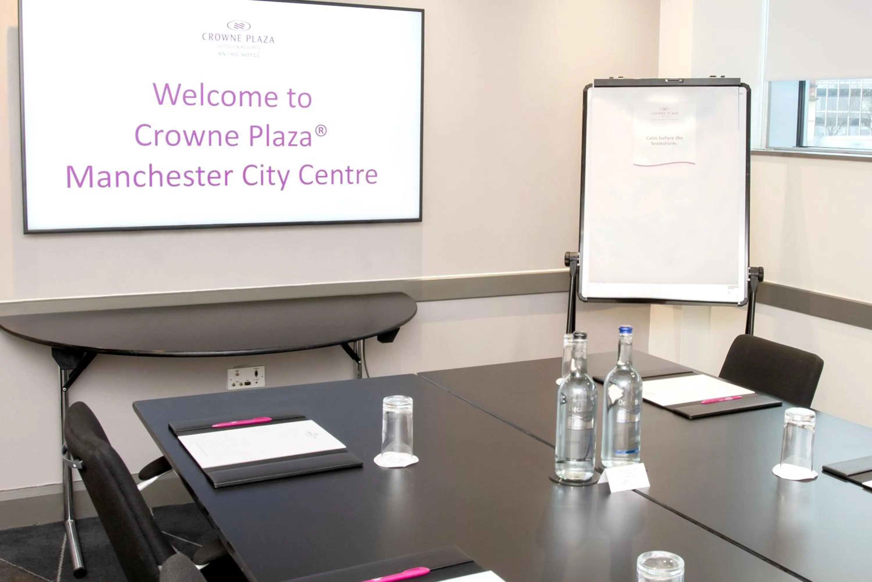 Meeting/conference room in Crowne Plaza Manchester City Centre by IHG
