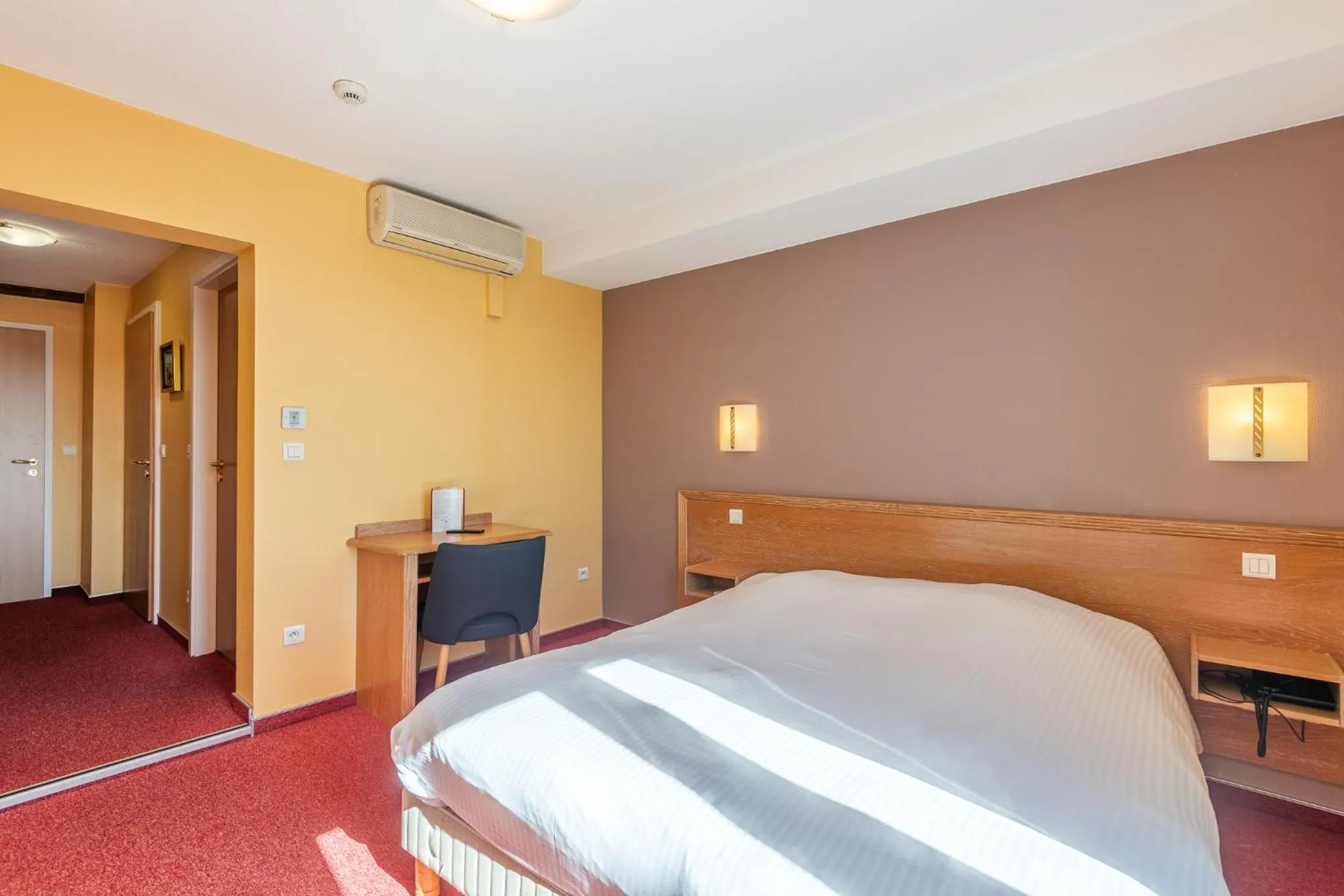 Bed in Hôtel Restaurant Oberlé