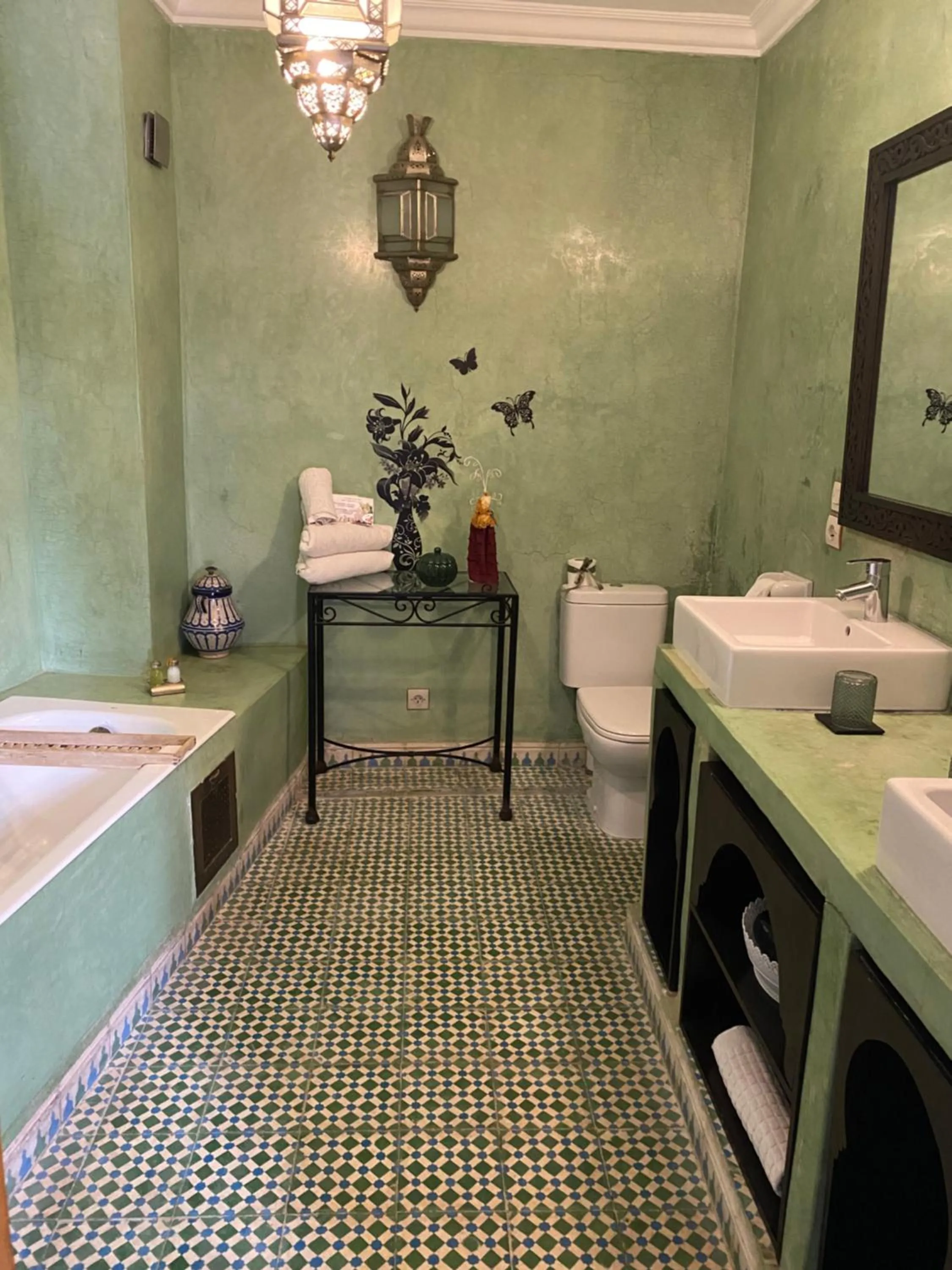 Toilet in Riad Mouna