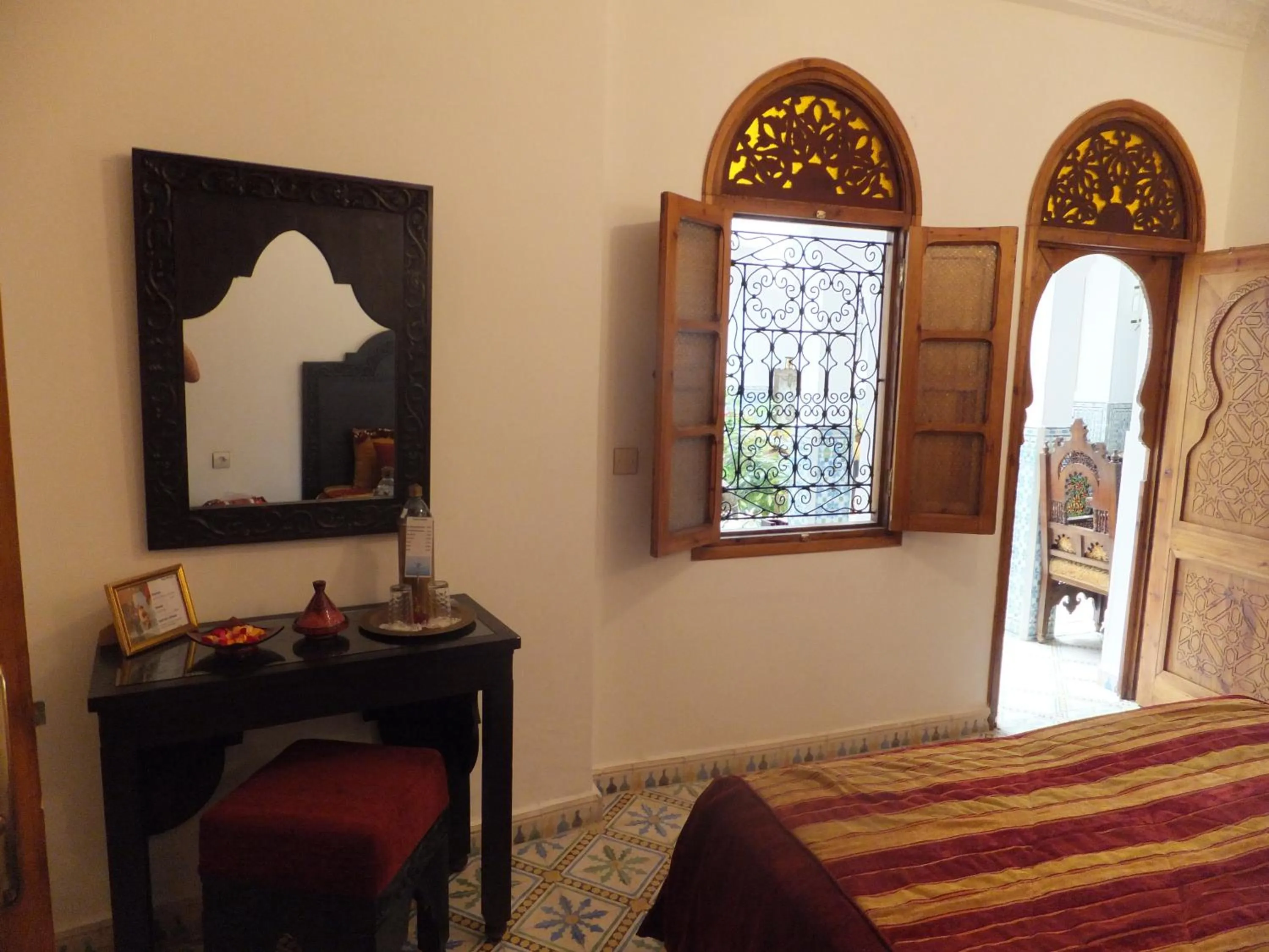 Photo of the whole room, Bed in Riad Mouna