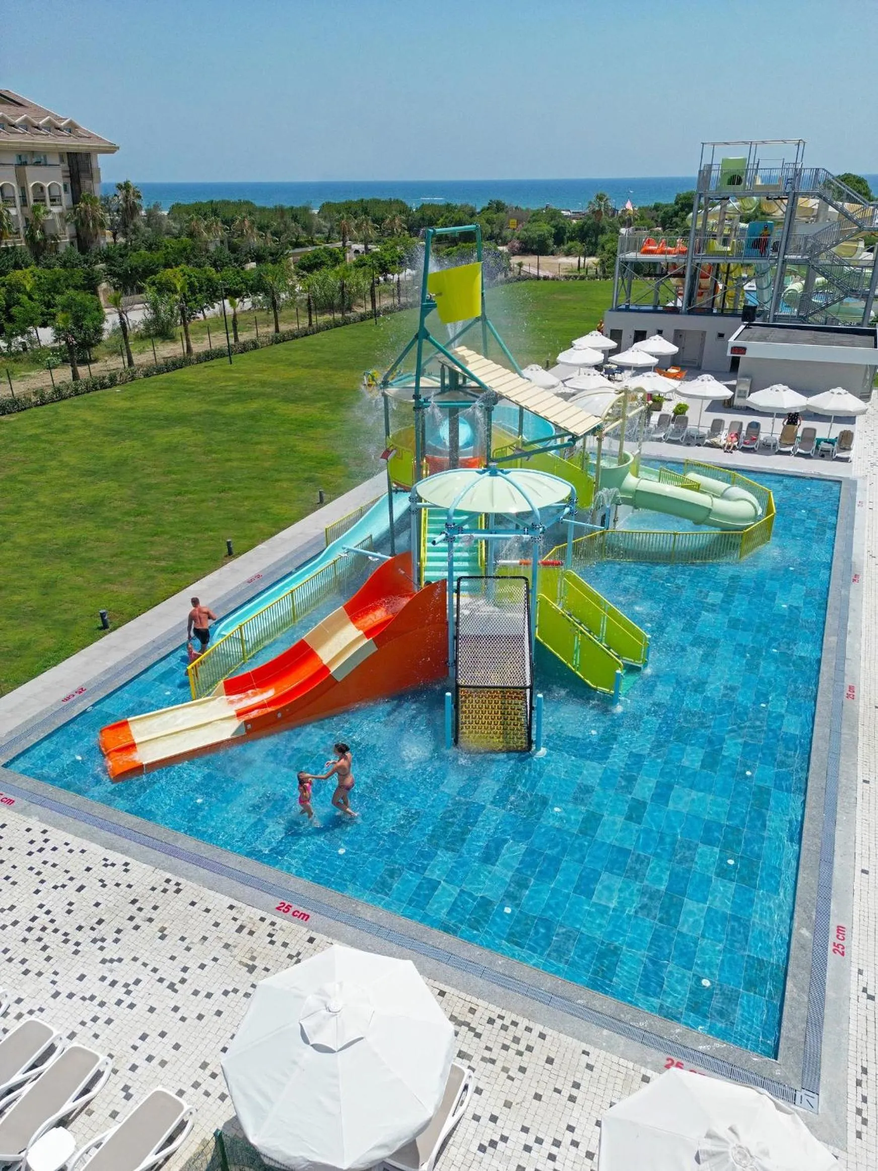 Swimming pool in Novum Garden Side Hotel