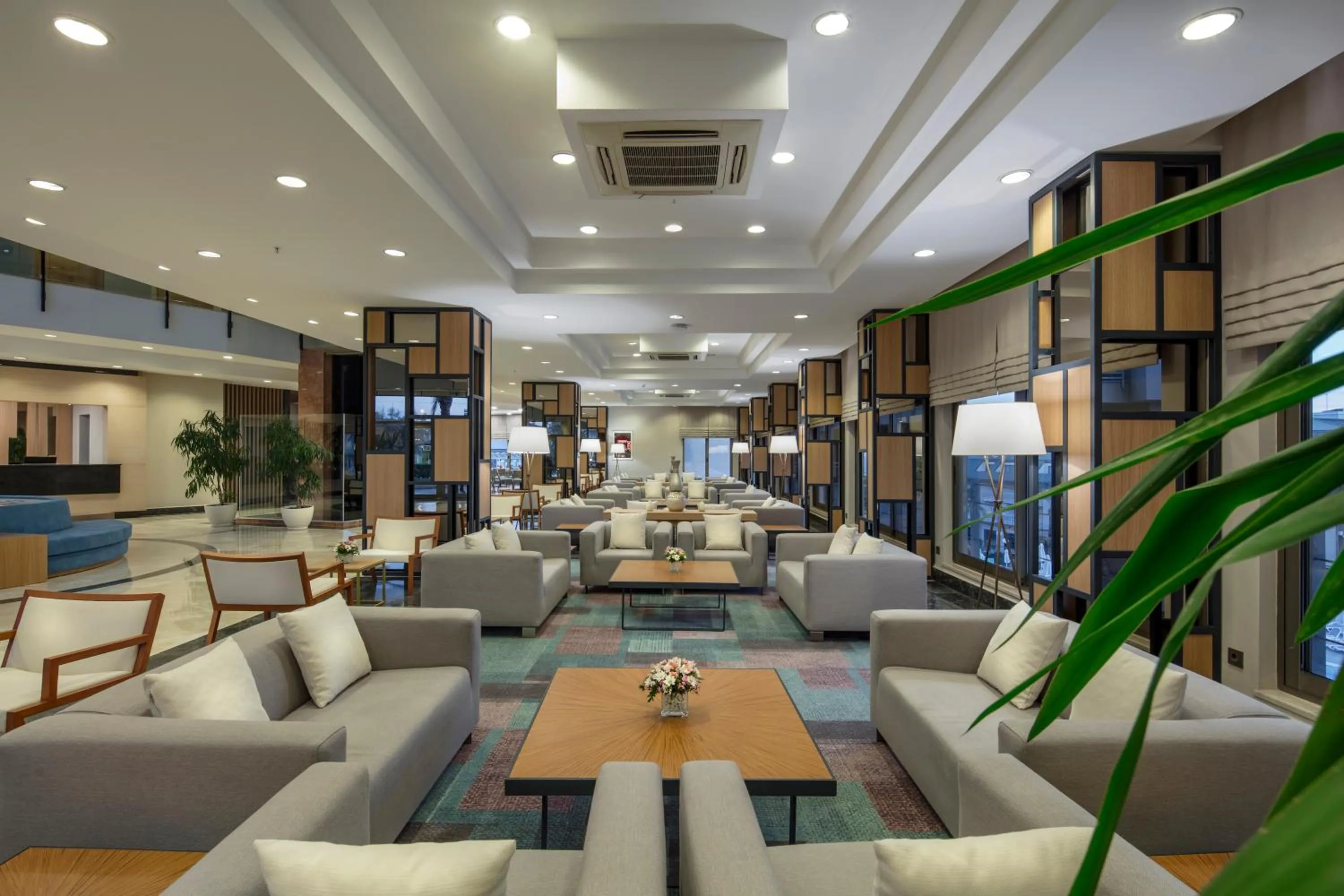 Seating area in Novum Garden Side Hotel