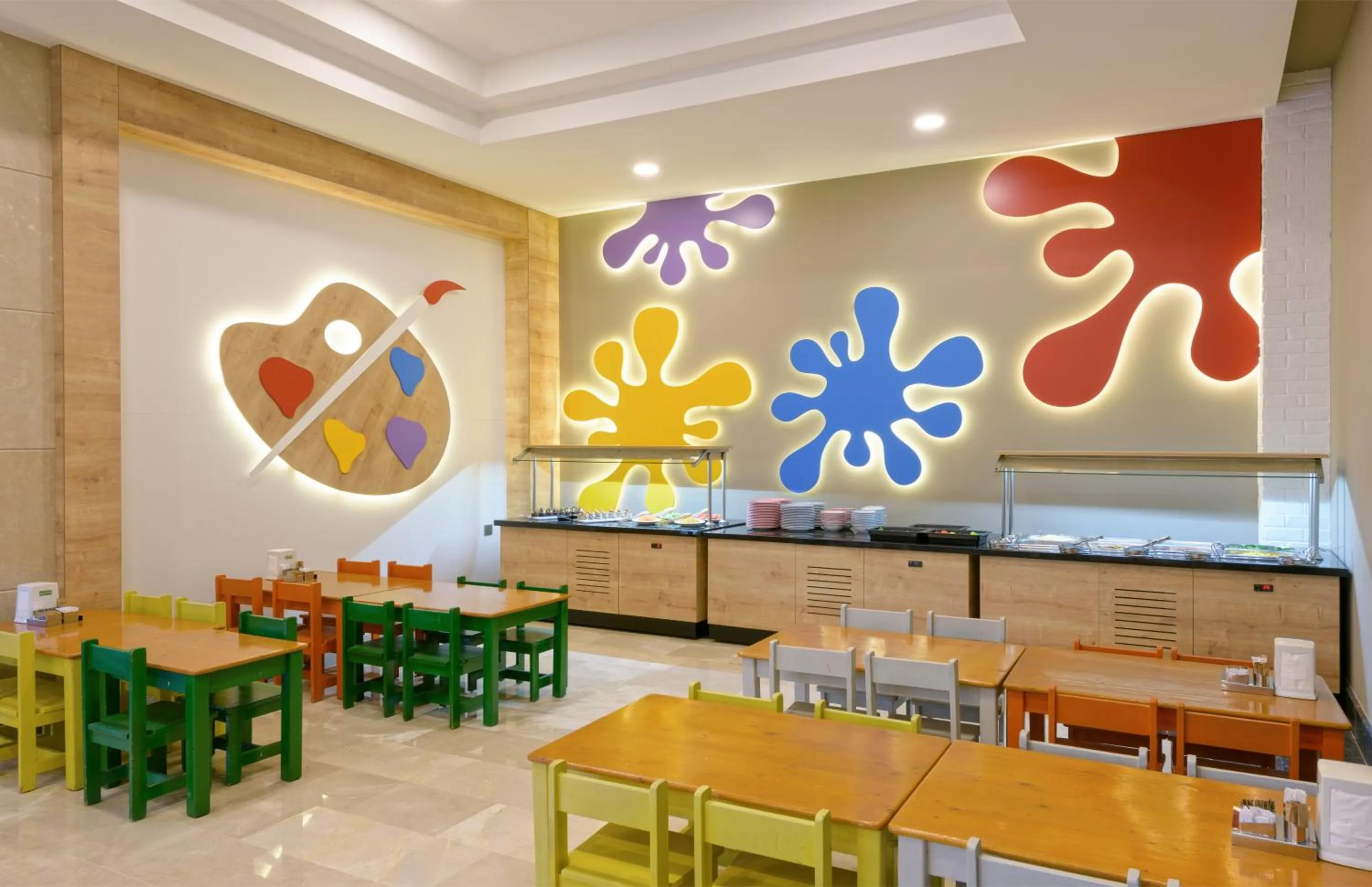 Restaurant/places to eat in Novum Garden Side Hotel