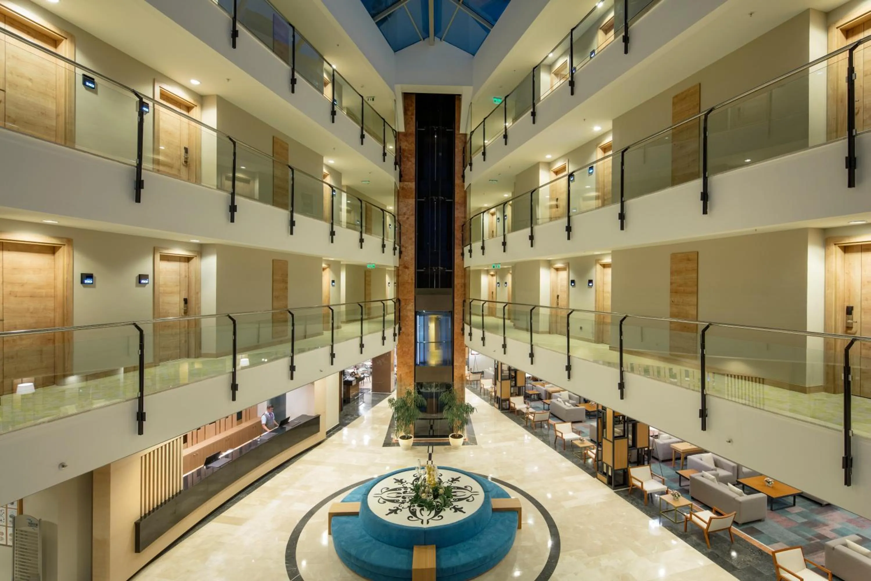 Seating area in Novum Garden Side Hotel