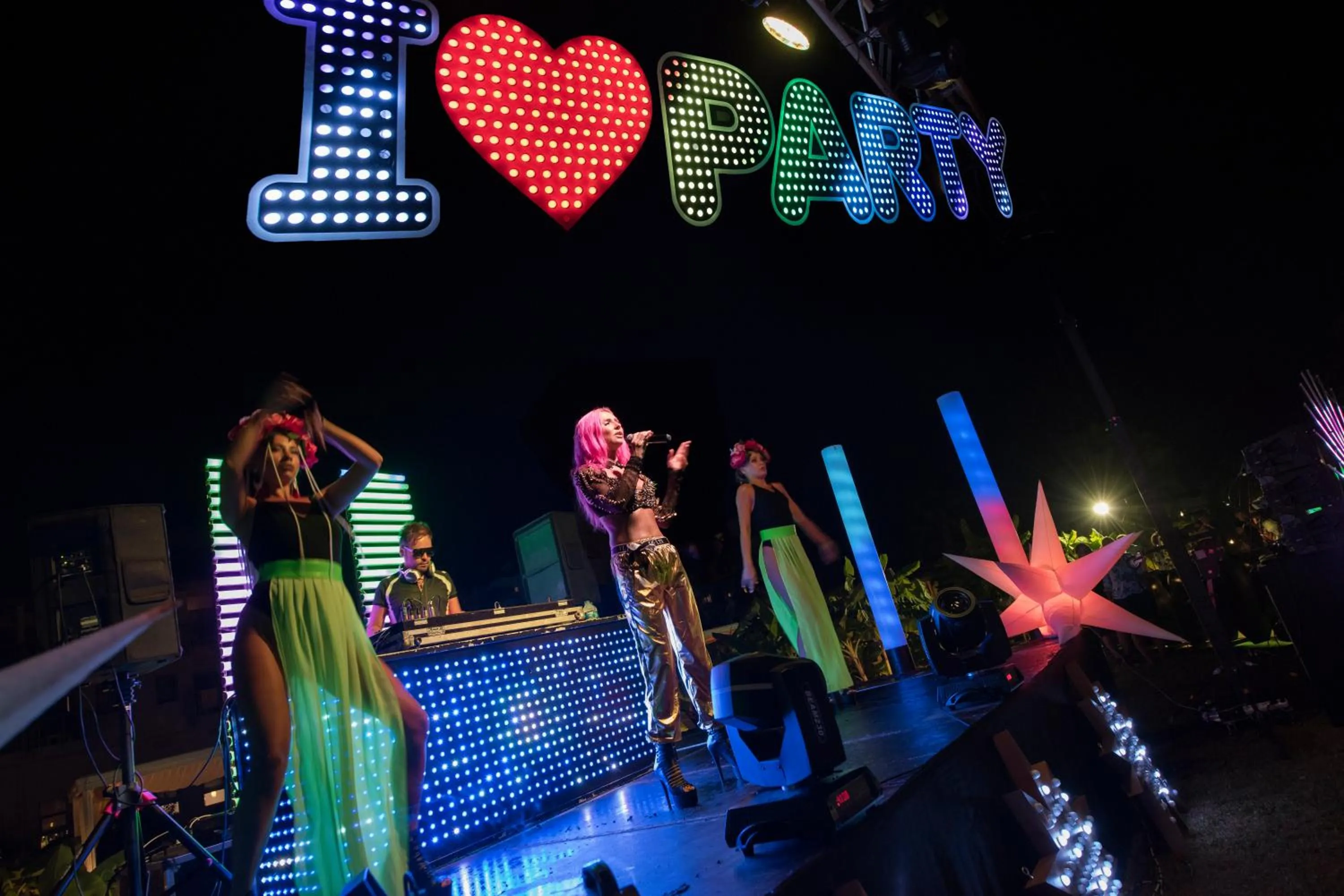 Evening entertainment in Novum Garden Side Hotel