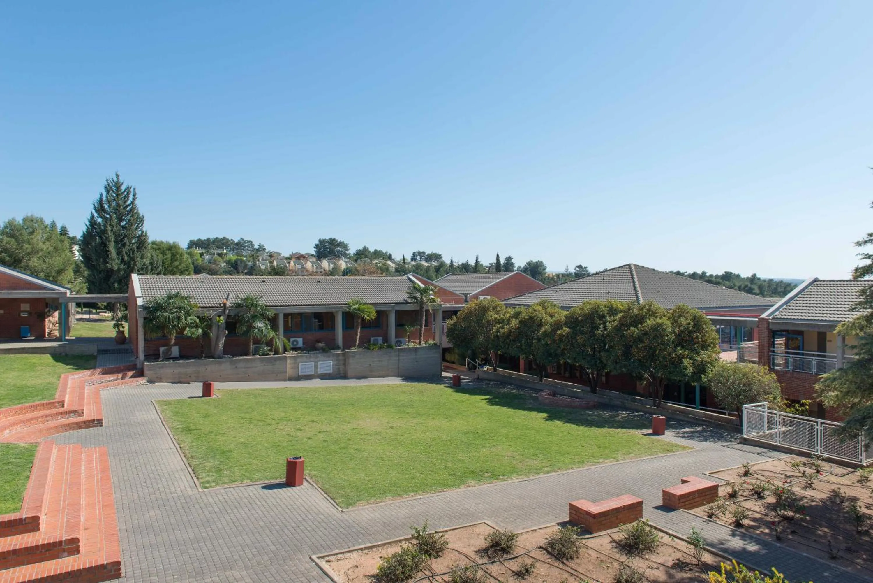 Property building in HI - Shlomi Hostel
