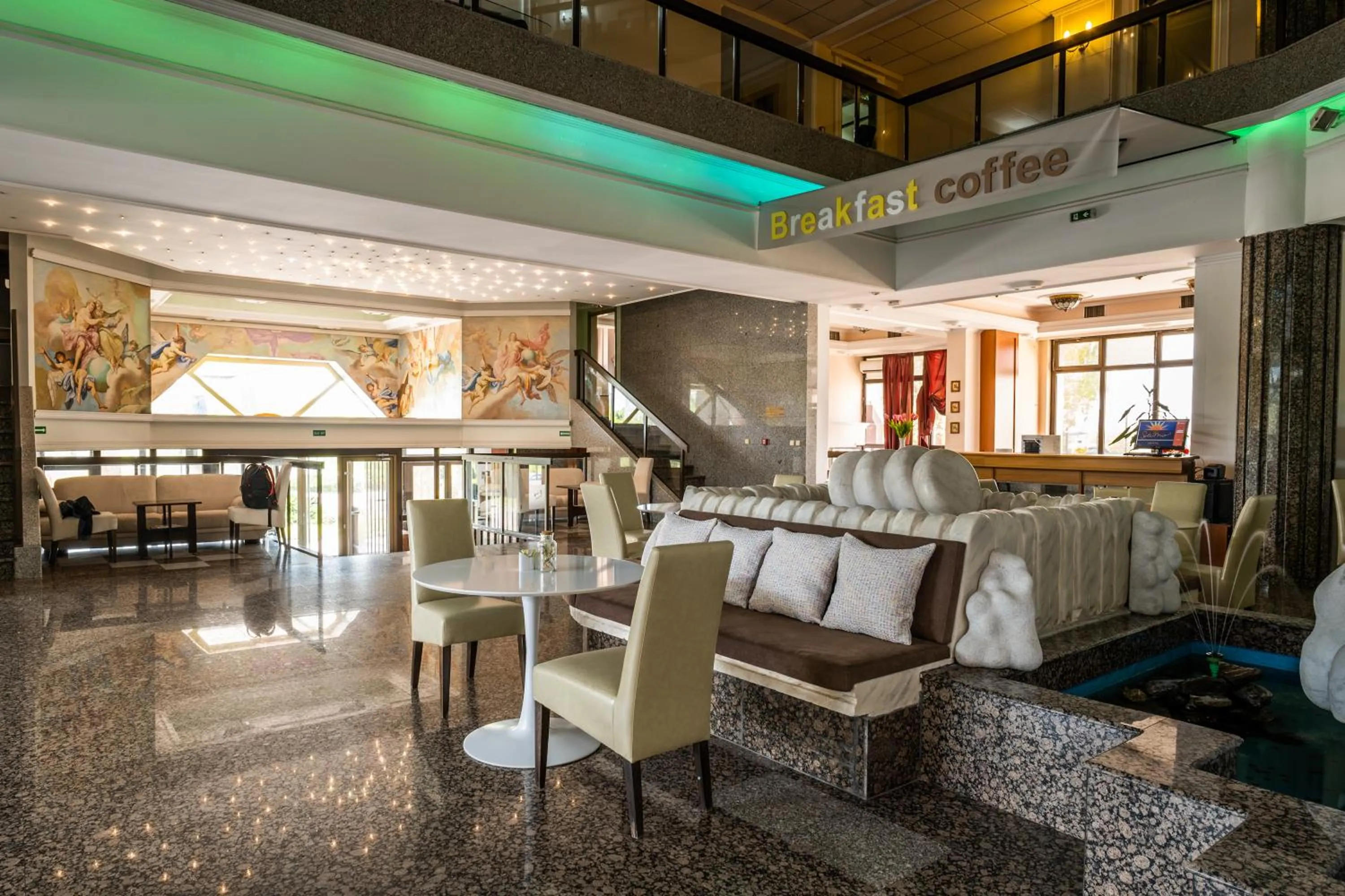 Restaurant/places to eat in Sole Mio Wellness & SPA