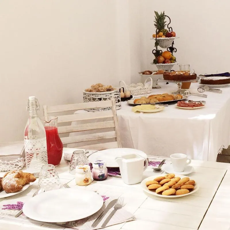 Buffet breakfast in B&B PALAZZO MARZO