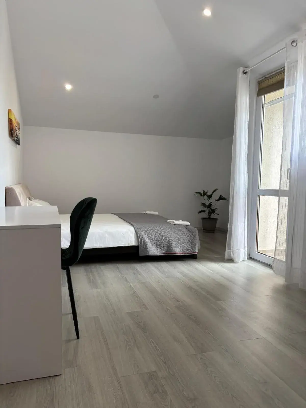 Double Room with Lake View in La Cer Double Room with Lake View in La Cer