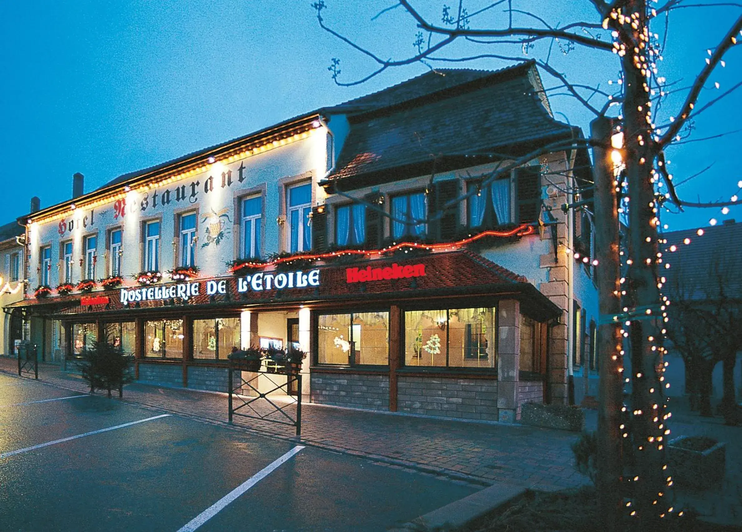 Facade/entrance in Logis Hôtel Restaurant Hostellerie de l'Étoile Facade/entrance in Logis Hôtel Restaurant Hostellerie de l'Étoile