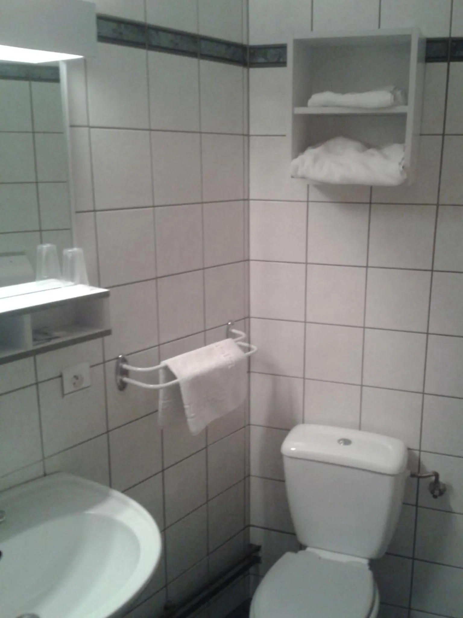 Bathroom in Logis Hôtel Restaurant Hostellerie de l'Étoile