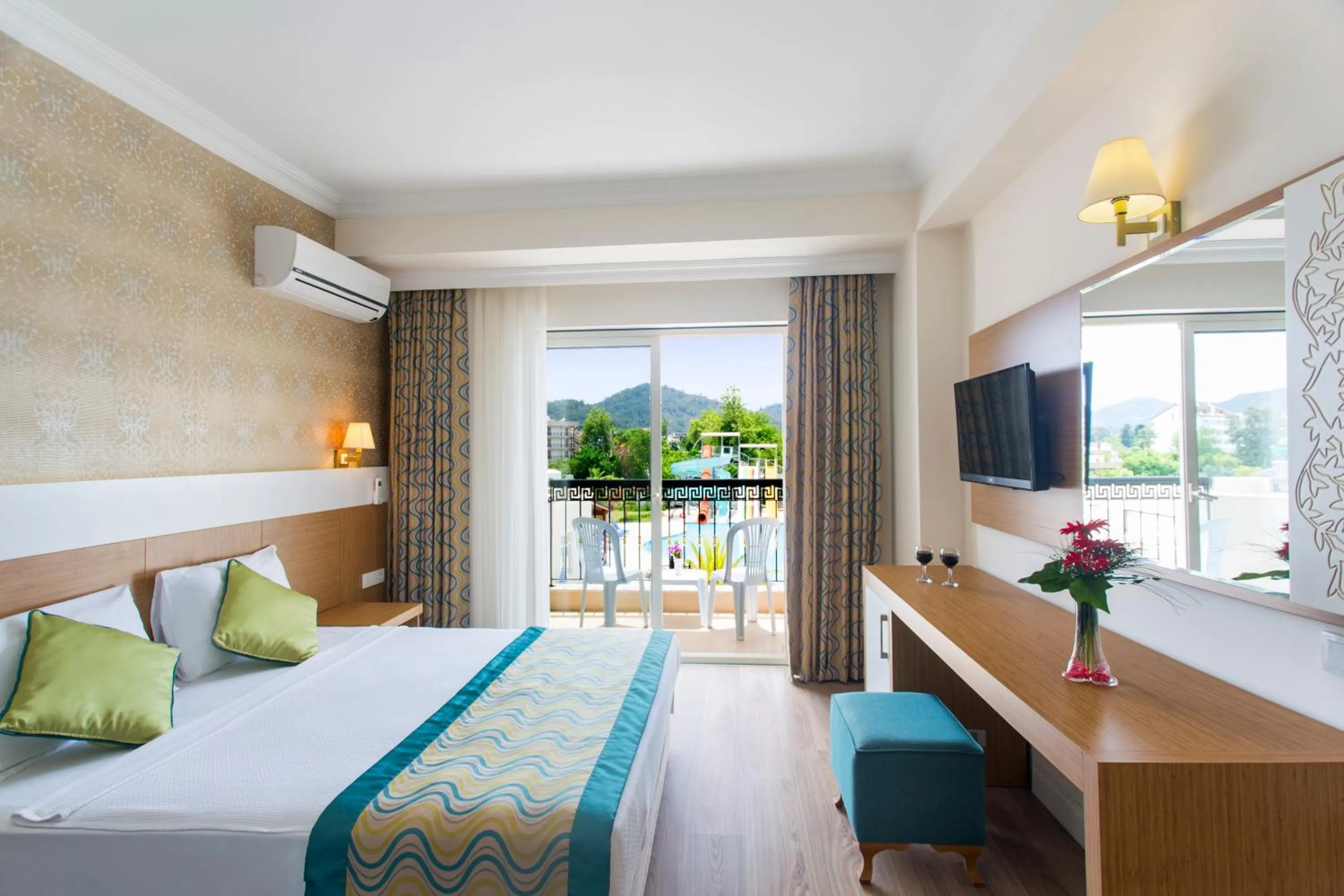 Shower, Bed in Kemer Dream Hotel