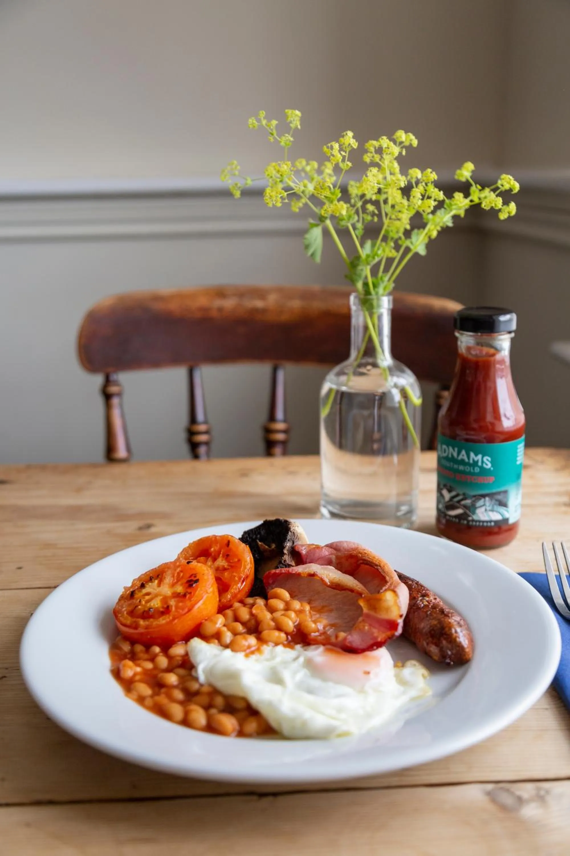 Breakfast in Five Bells Inn, Wrentham