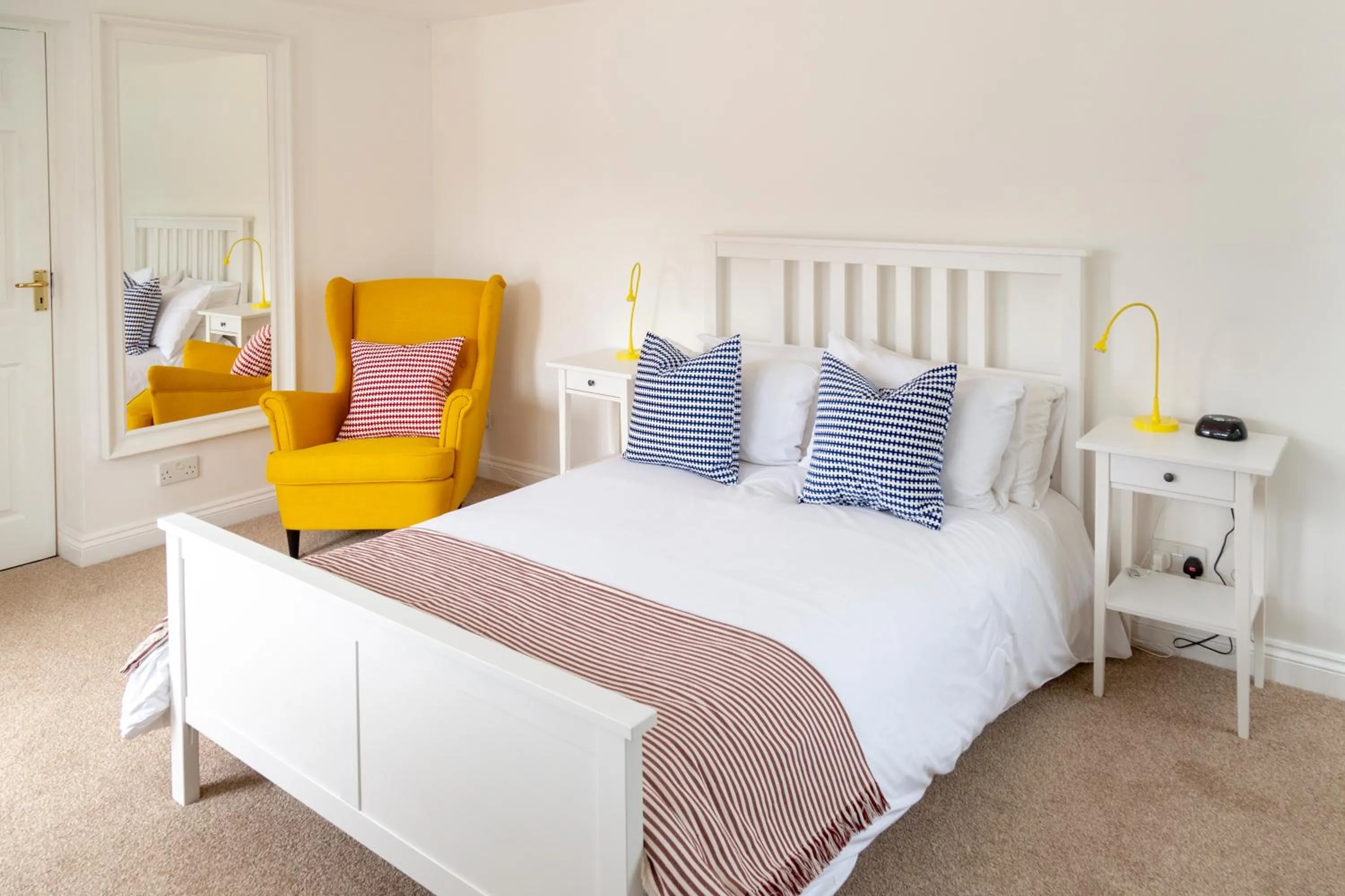 Bed in Five Bells Inn, Wrentham