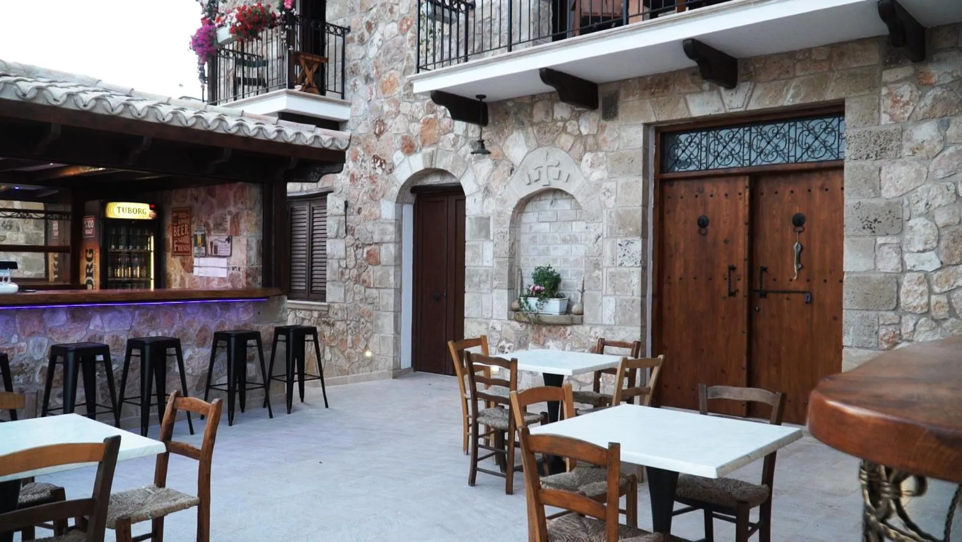 Restaurant/places to eat in Hanna Koumi Boutique Hotel