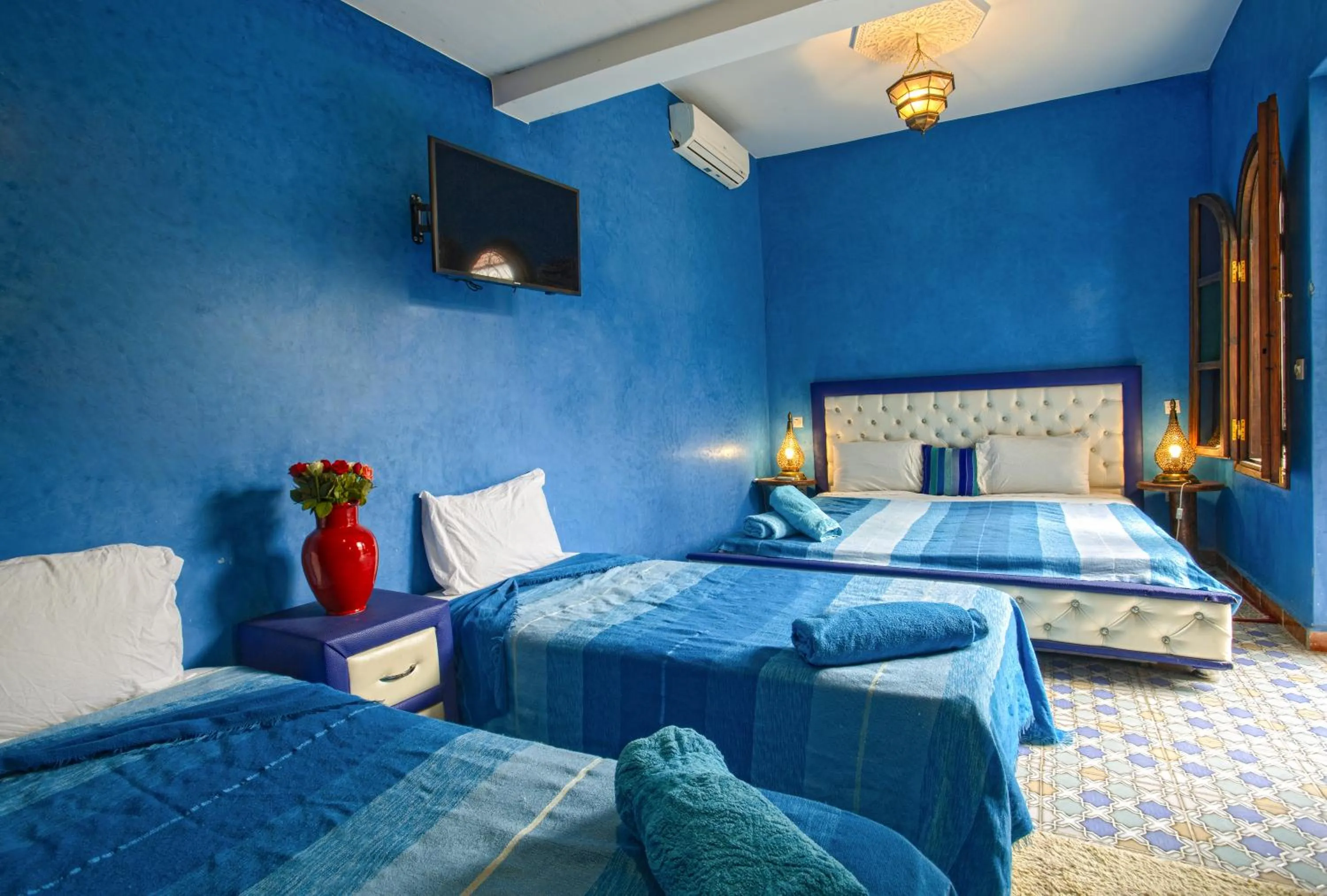 Bed in Riad Lakhdar