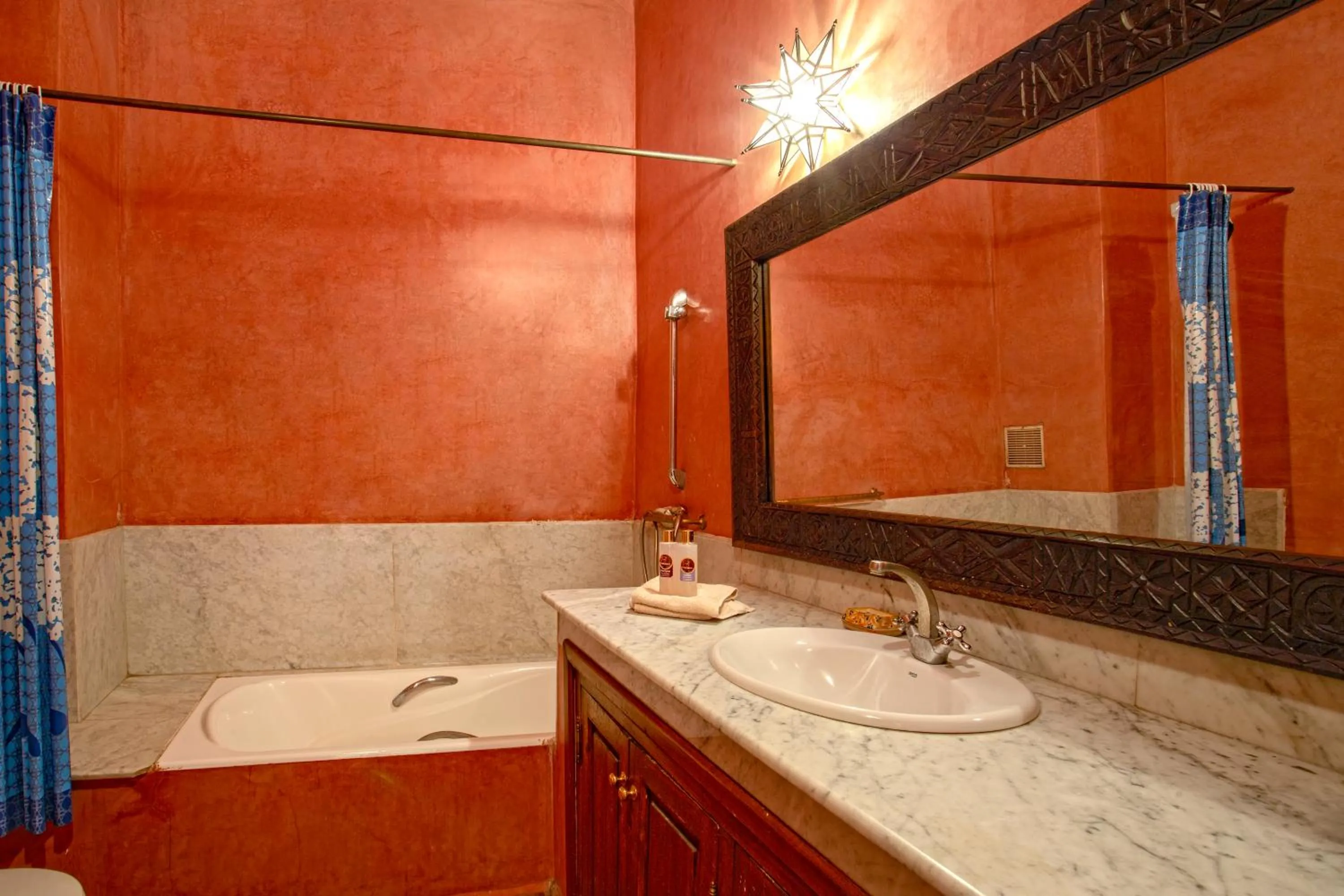 Bathroom in Riad Lakhdar