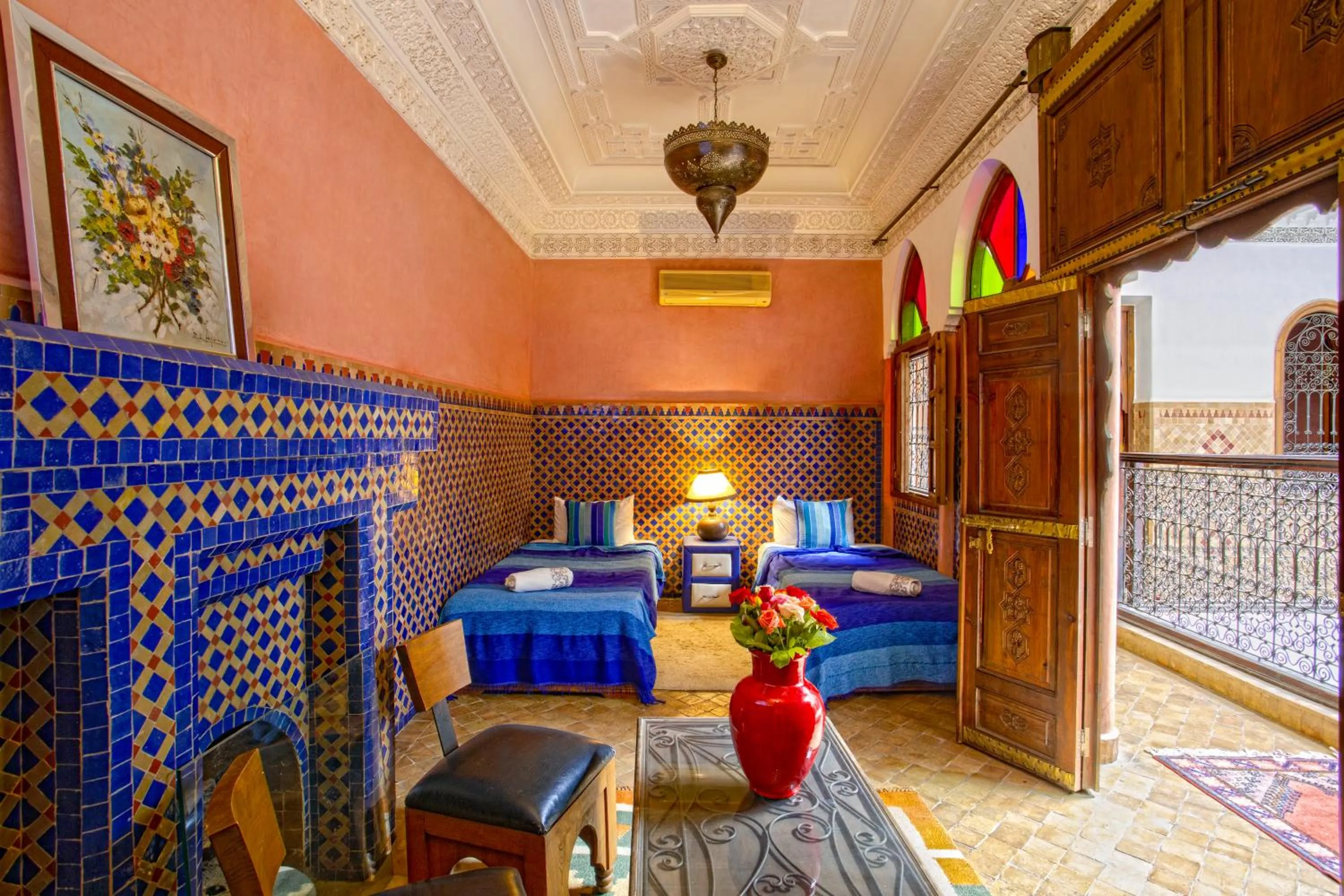 Bed in Riad Lakhdar