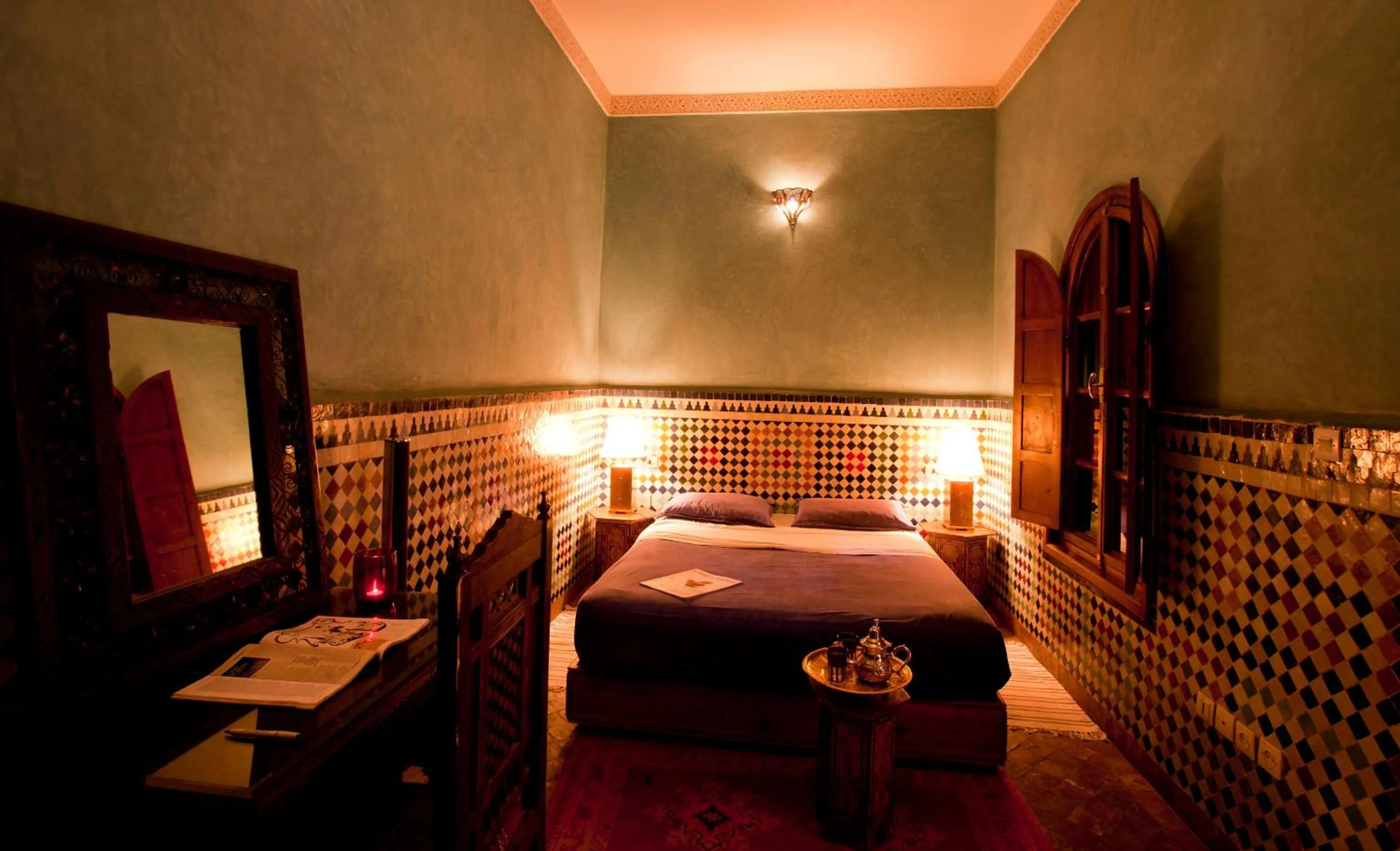 Photo of the whole room, Bed in Riad Lakhdar