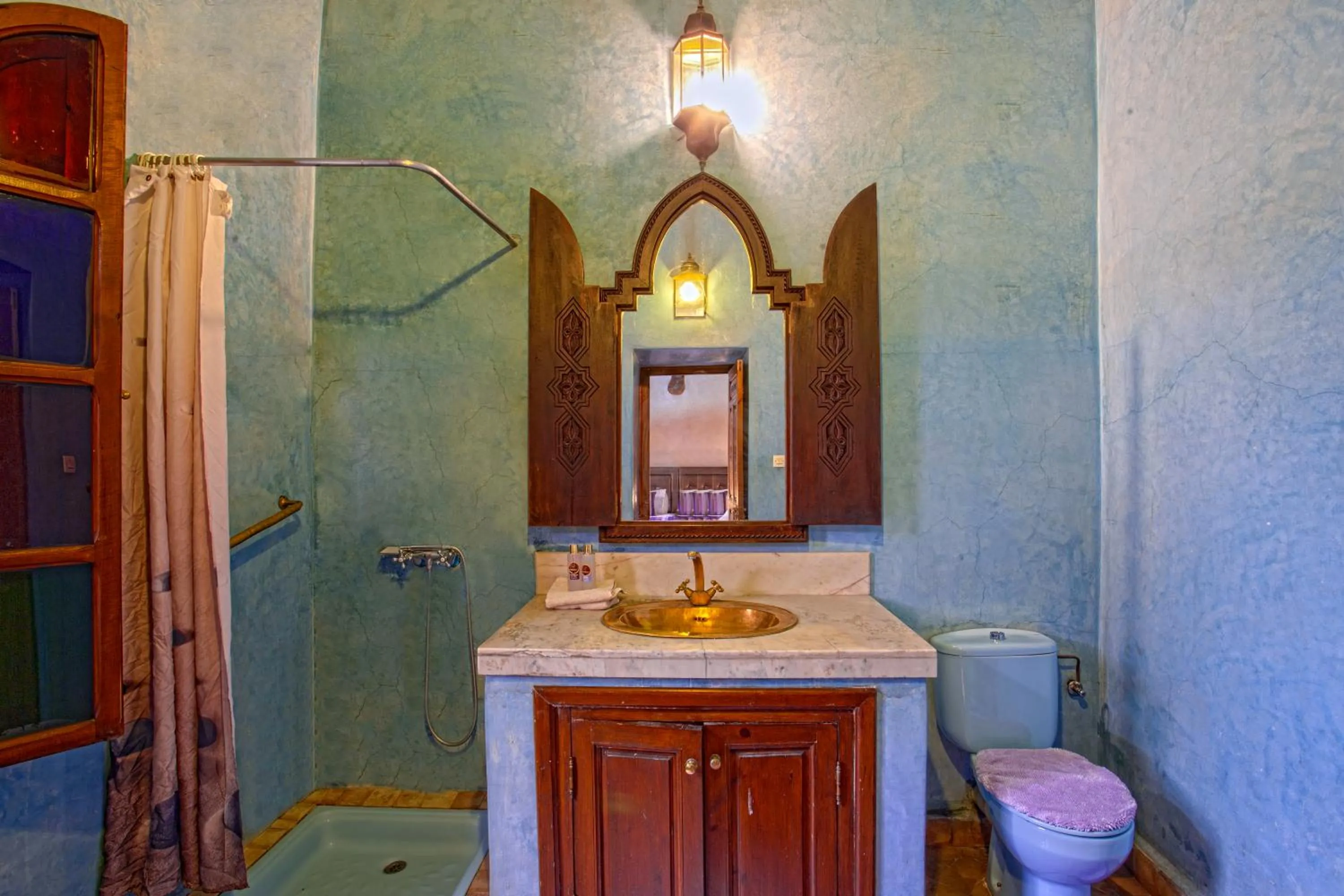 Bathroom in Riad Lakhdar