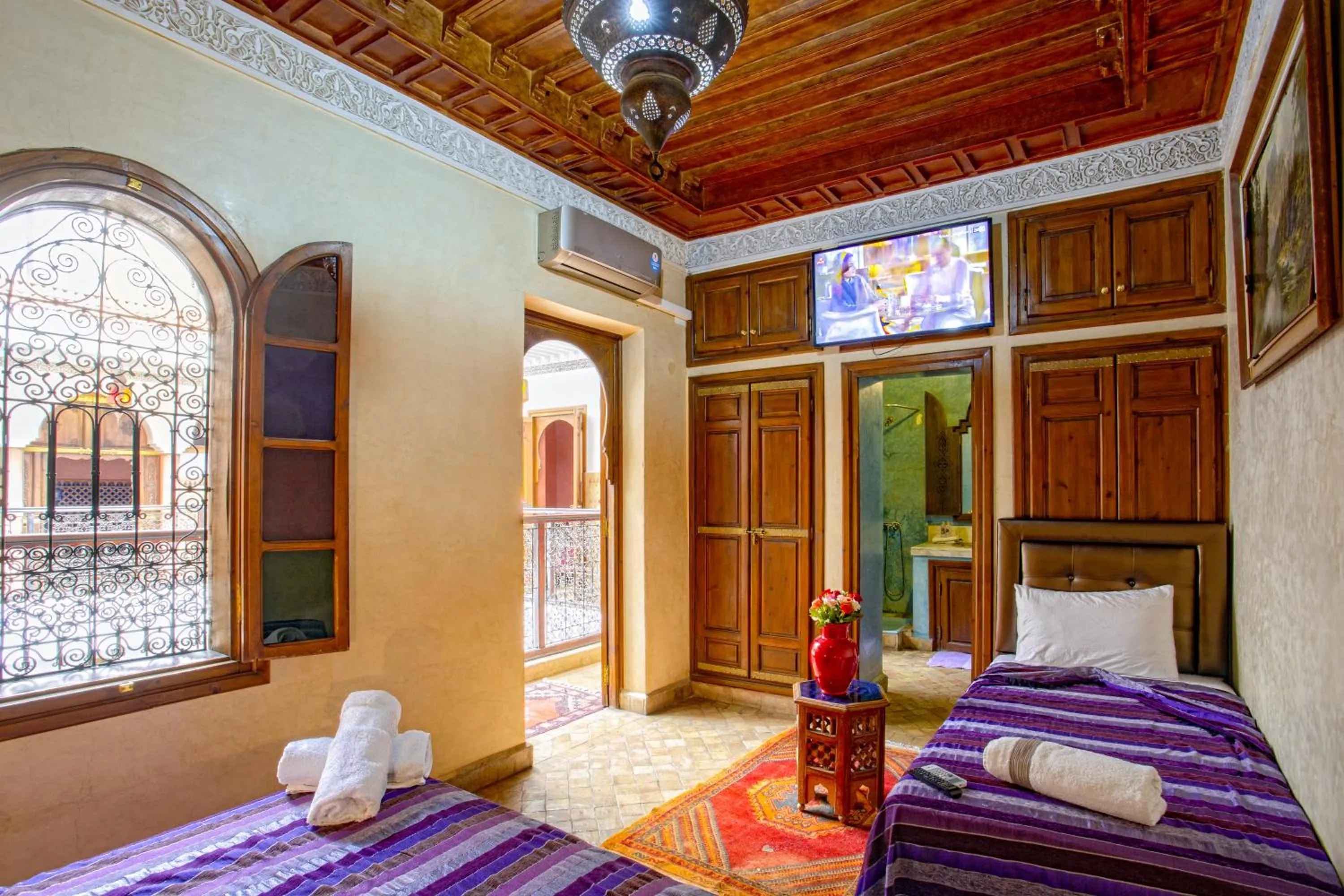 Bedroom, Bed in Riad Lakhdar