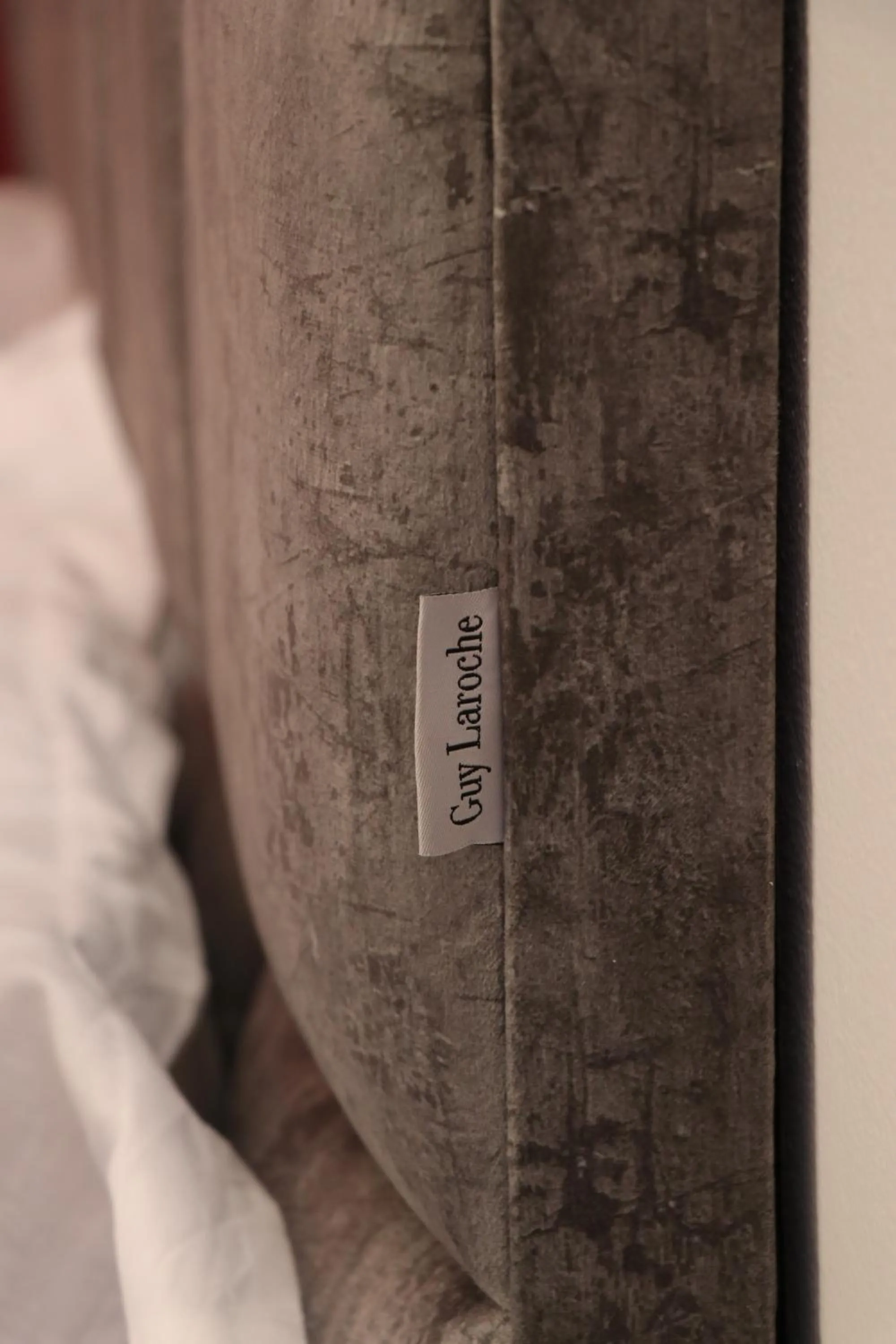 Logo/Certificate/Sign in Grace Hotel & Studios