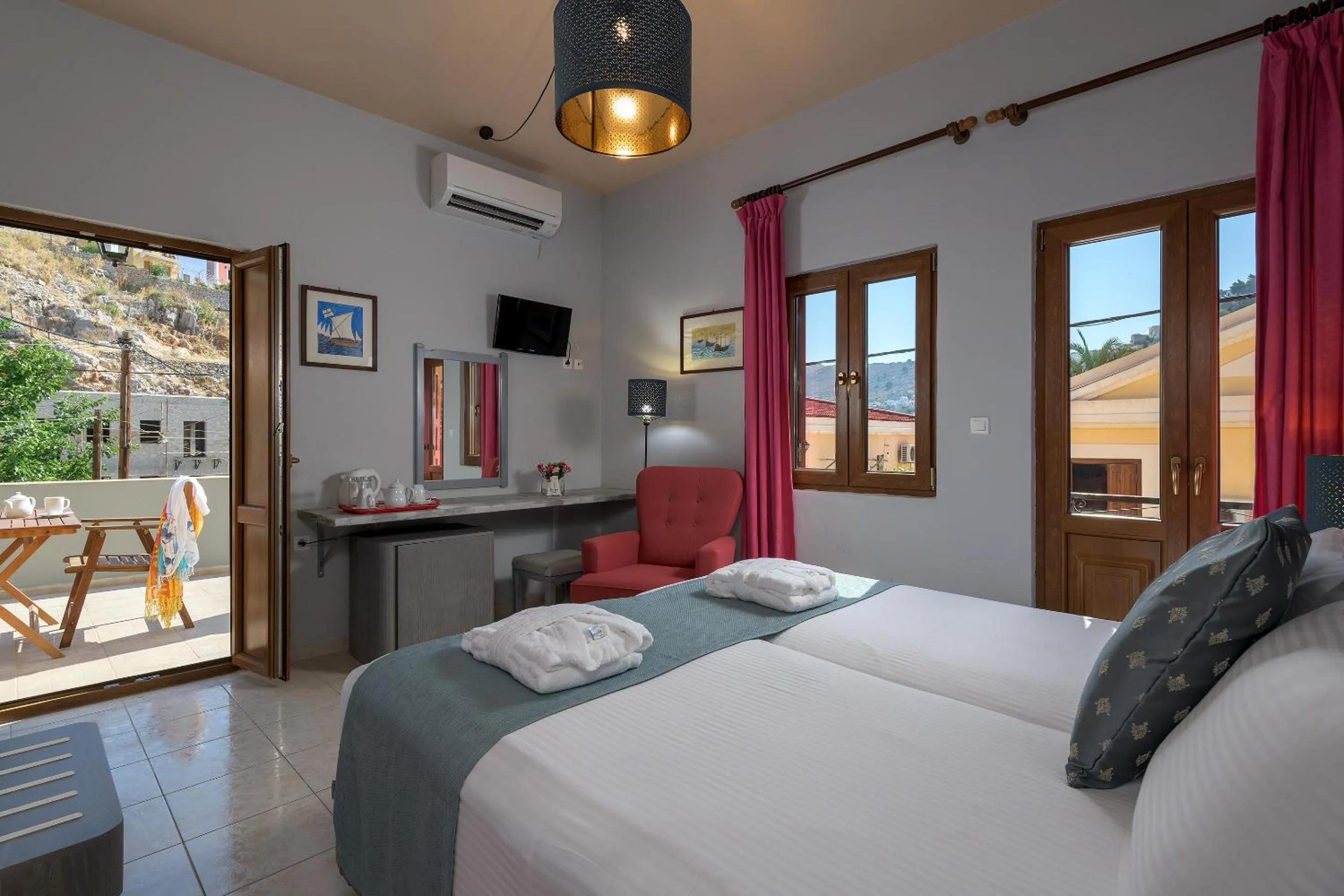 Grace Hotel & Studios