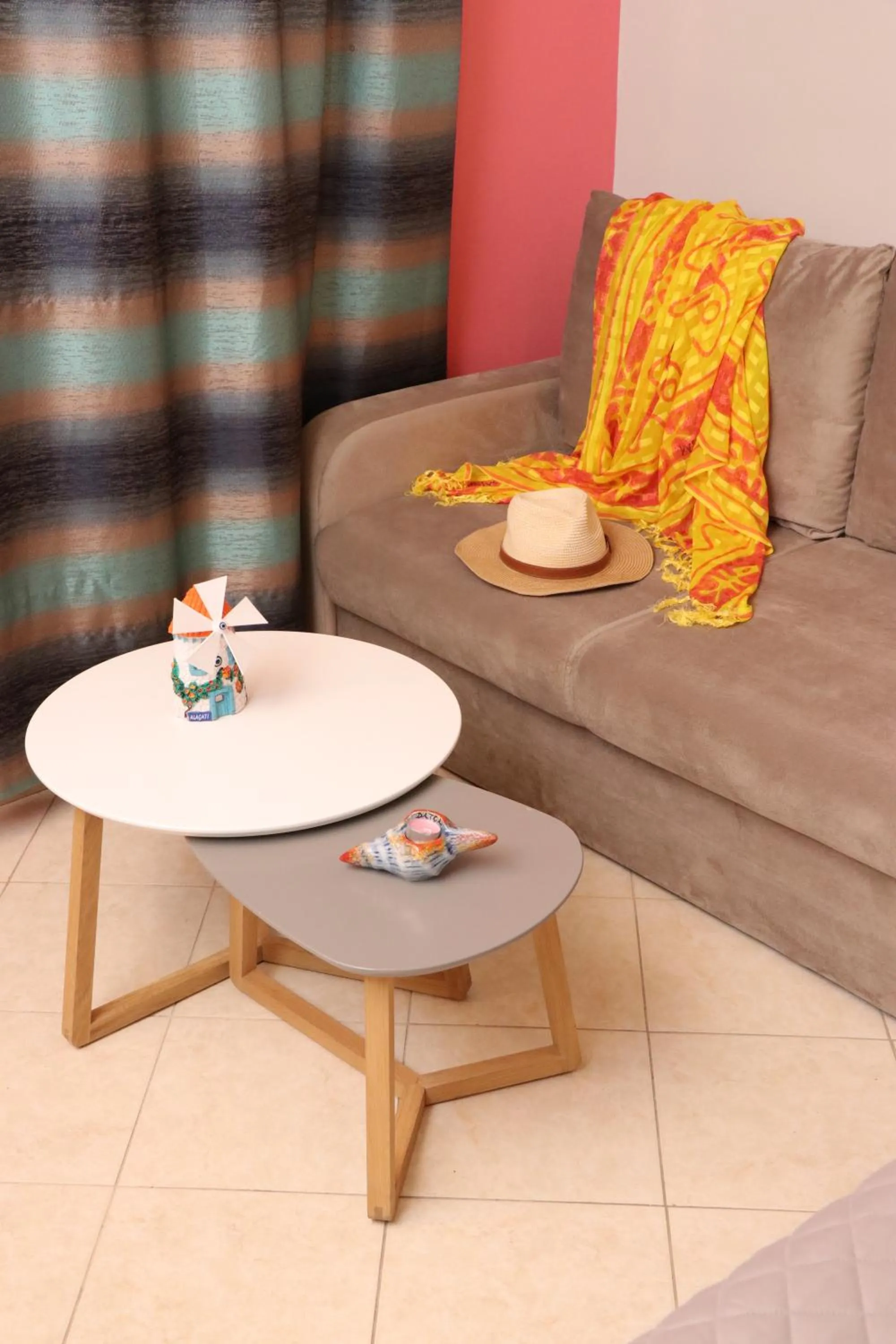 Living room in Grace Hotel & Studios