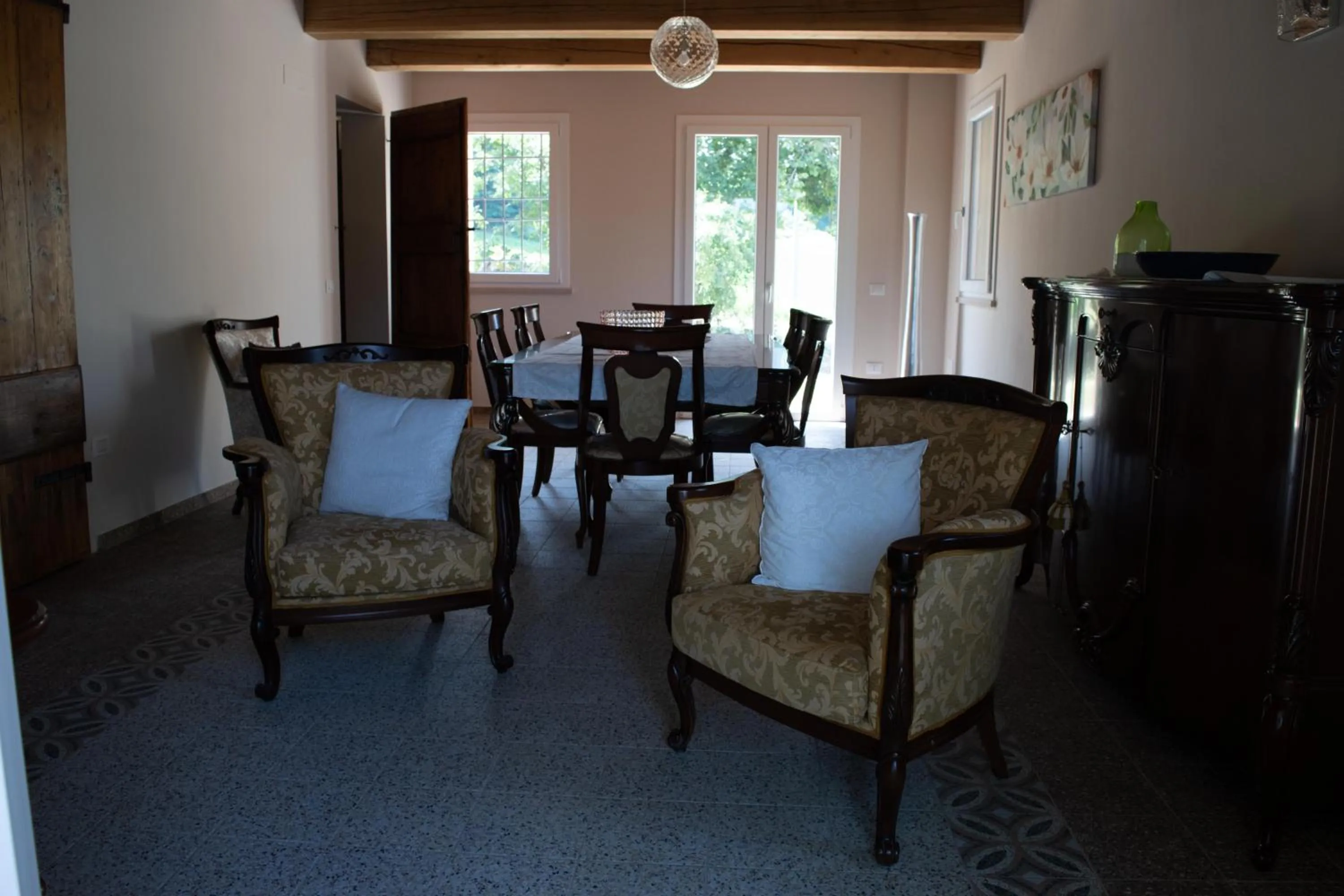 Communal lounge/ TV room in B&B Le Quattro Civette