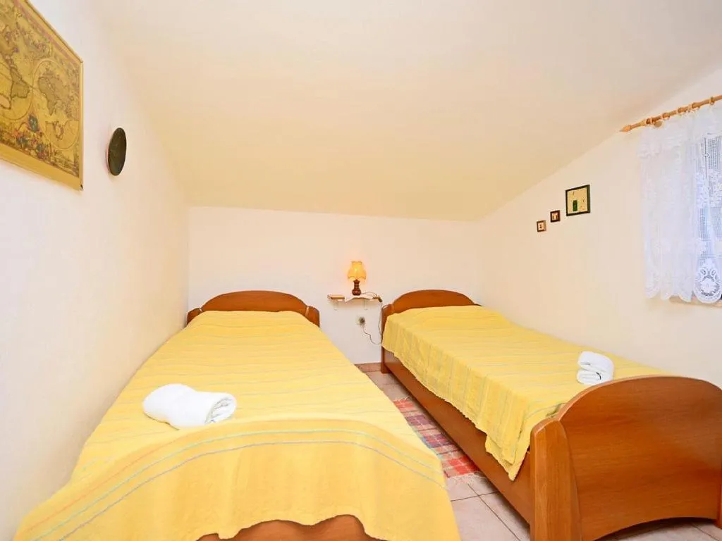 Bed in Apartments Adelmo 1189