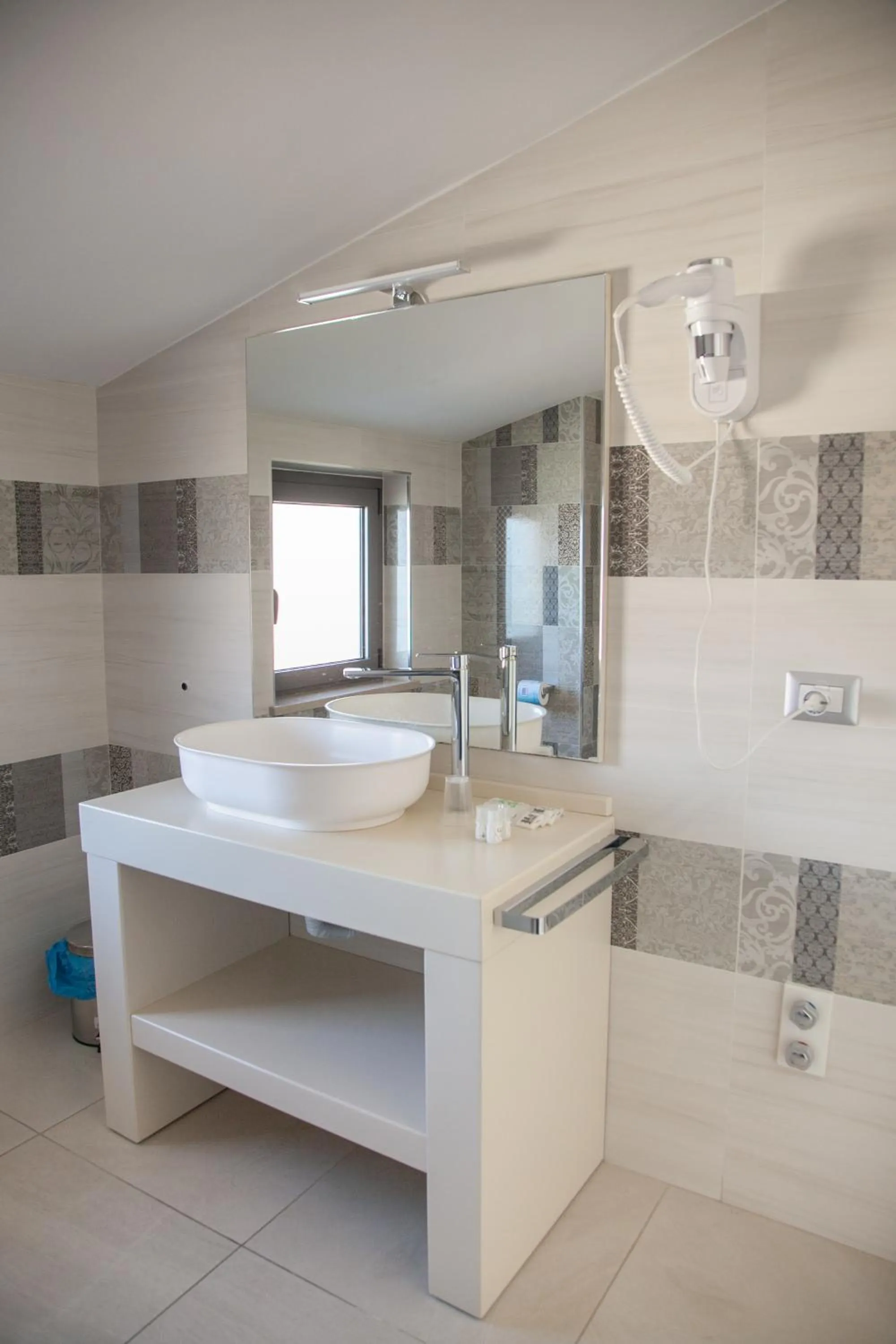 Shower in Hotel Dolce Stella