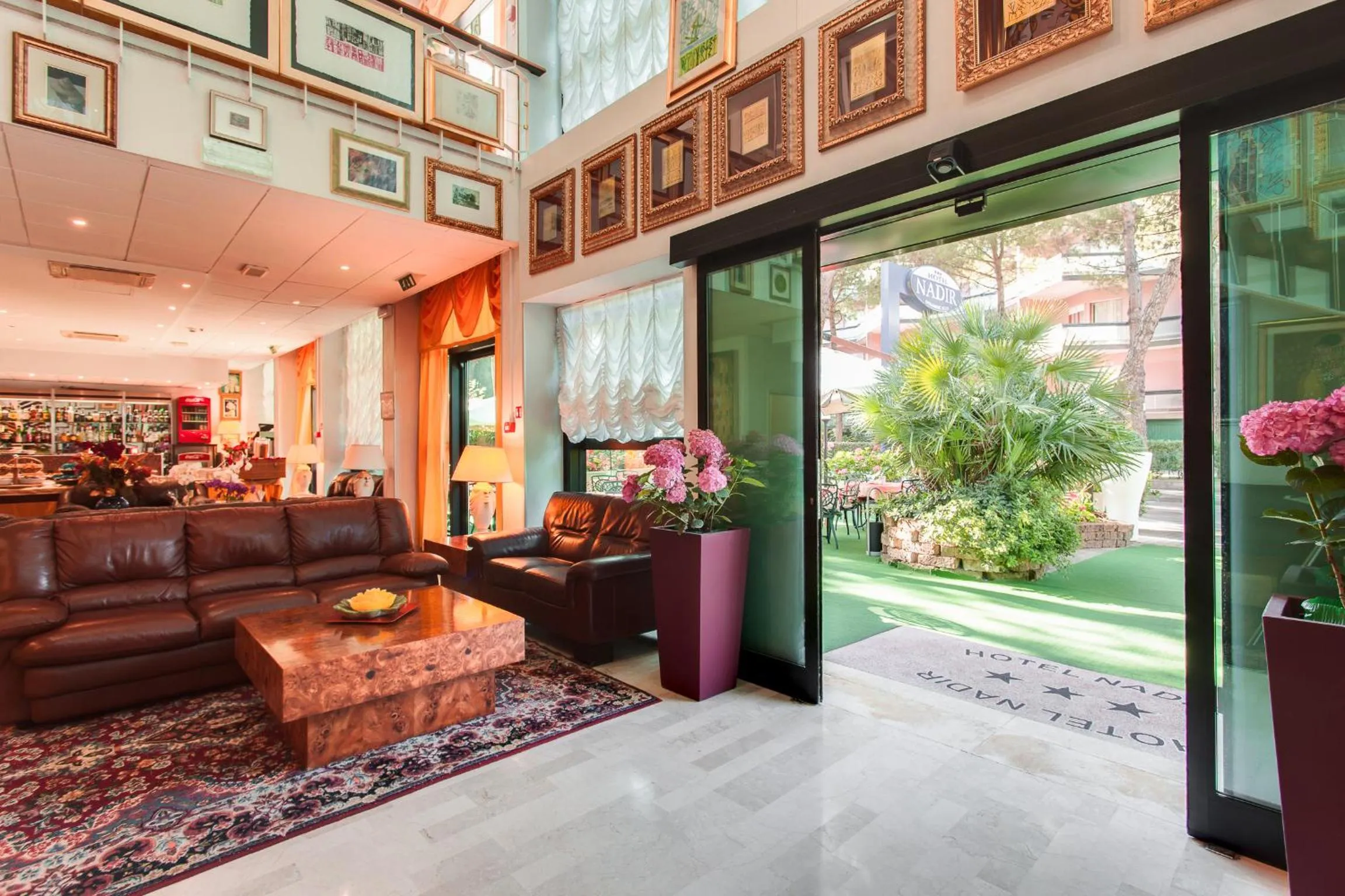 Seating area in Hotel Nadir