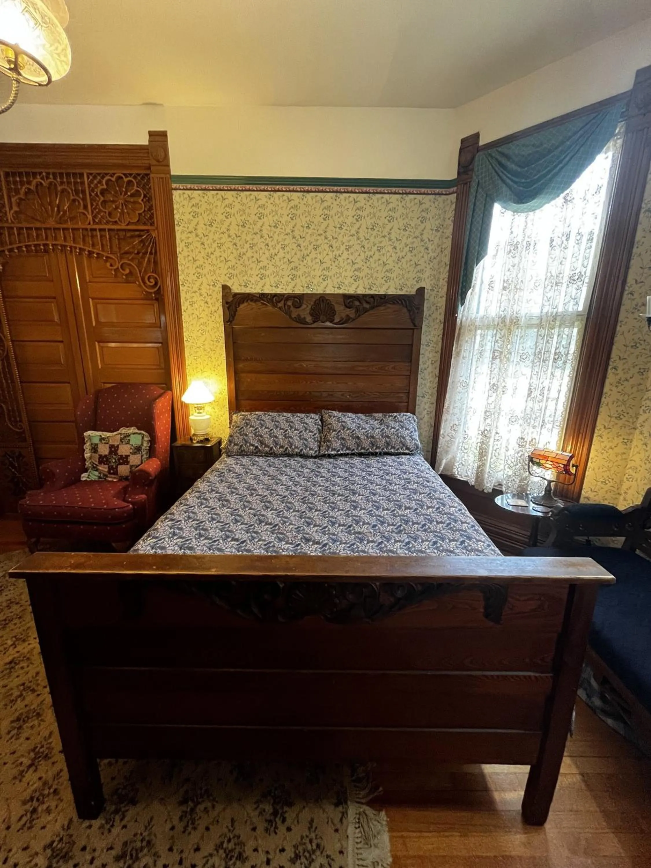 Bed in Innisfree Bed & Breakfast