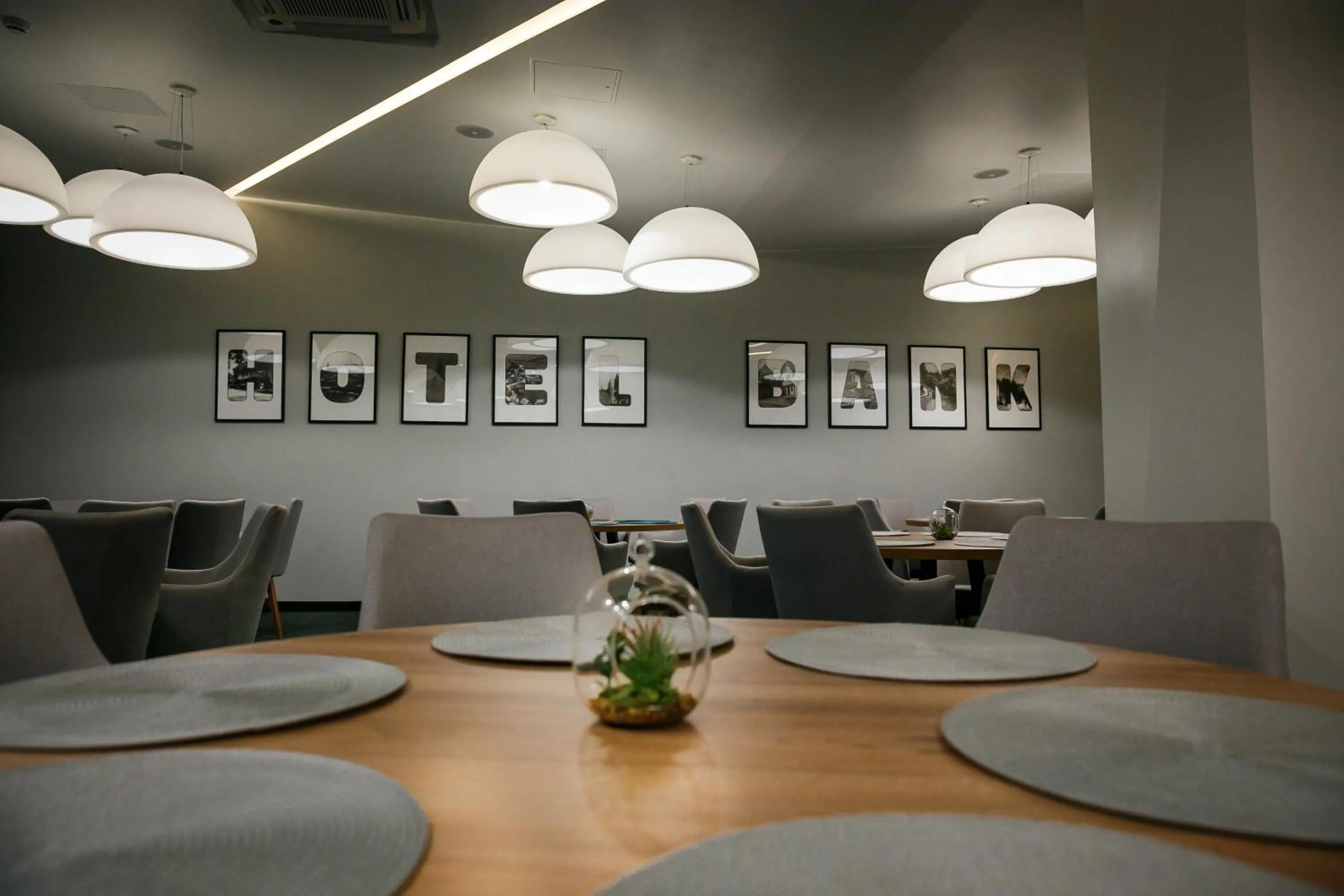 Dining area in Hotel Bank