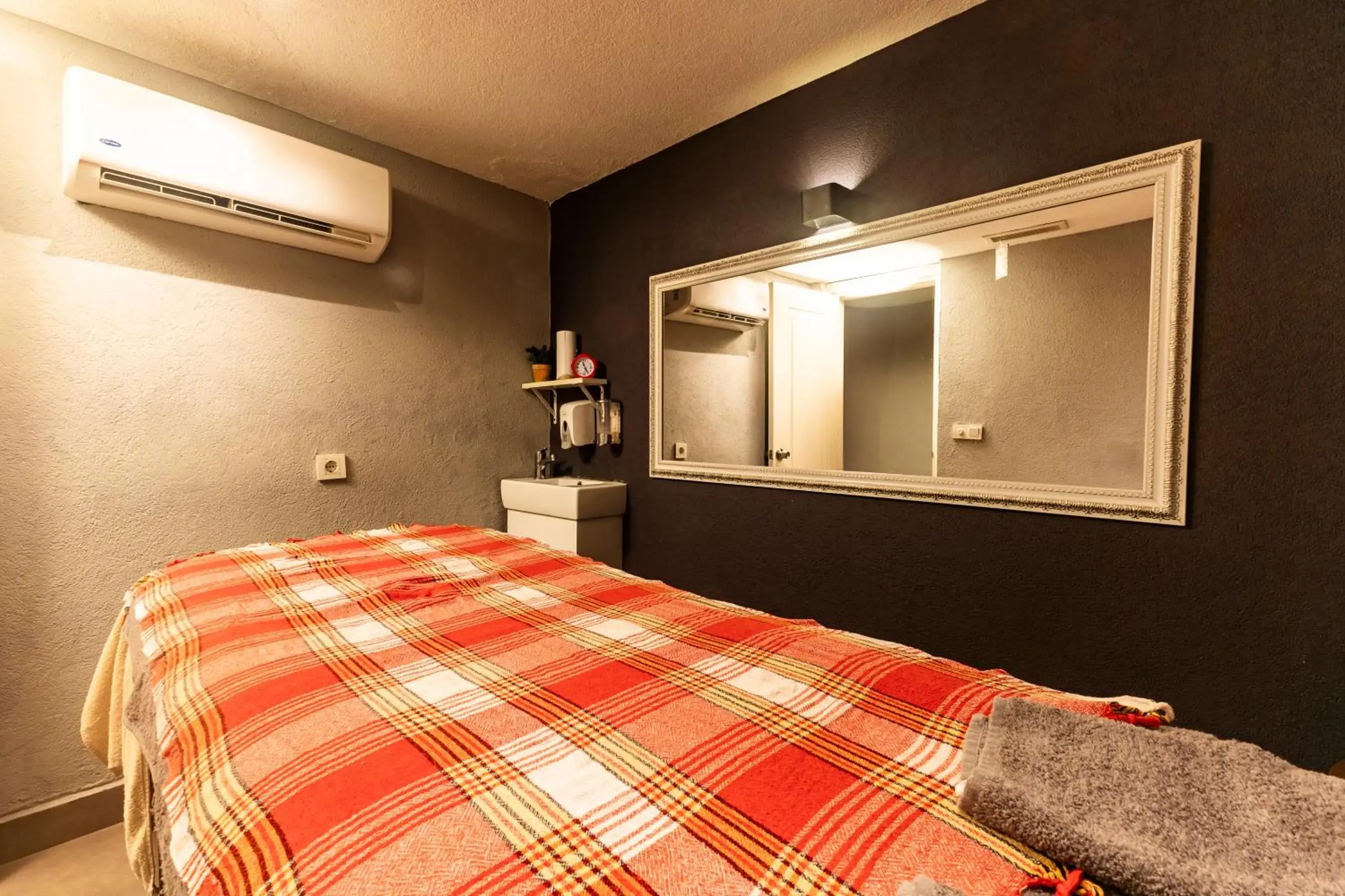 Massage, Bed in Motto Premium Hotel&Spa Massage, Bed in Motto Premium Hotel&Spa