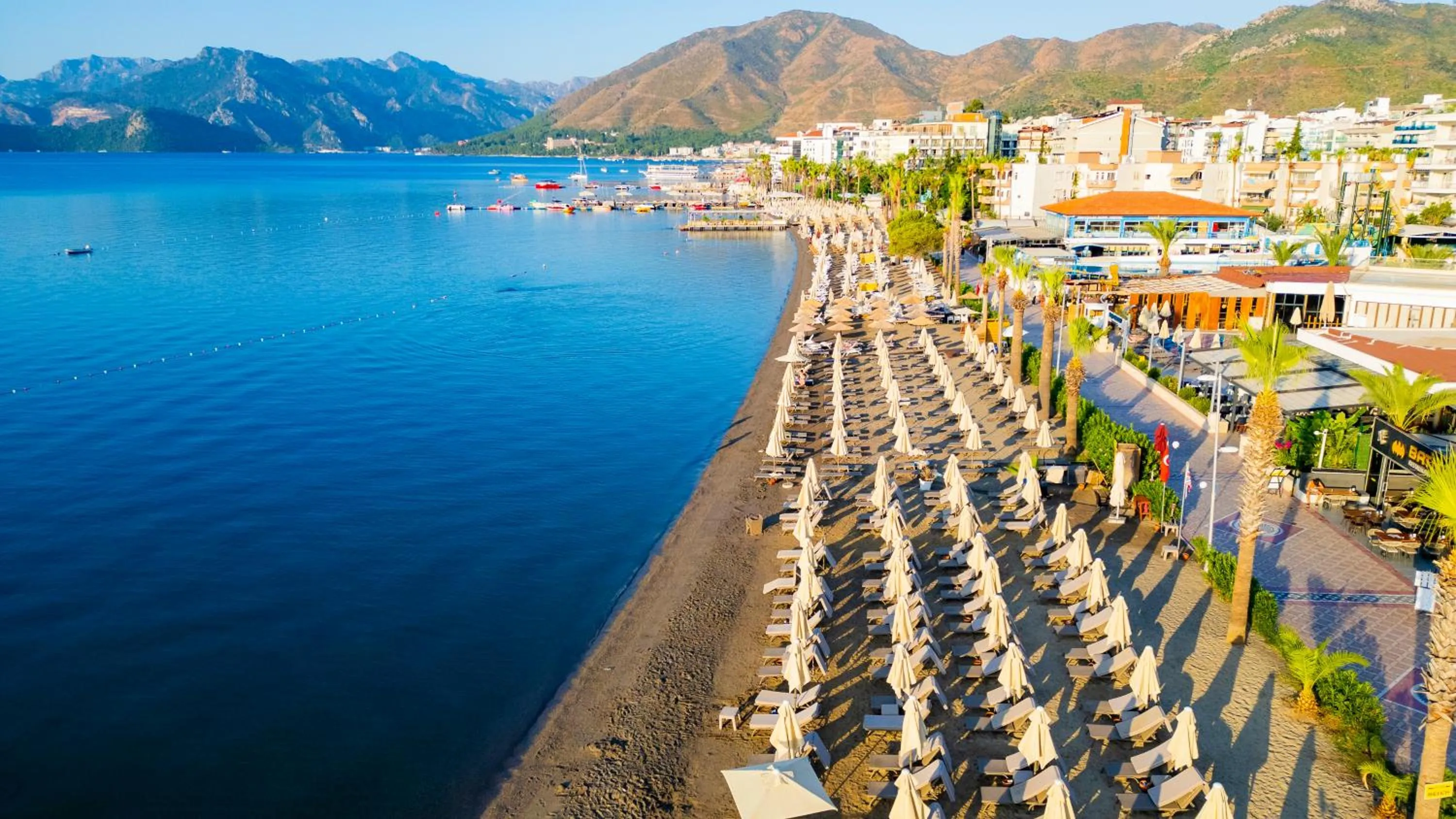 Beach in Motto Premium Hotel&Spa