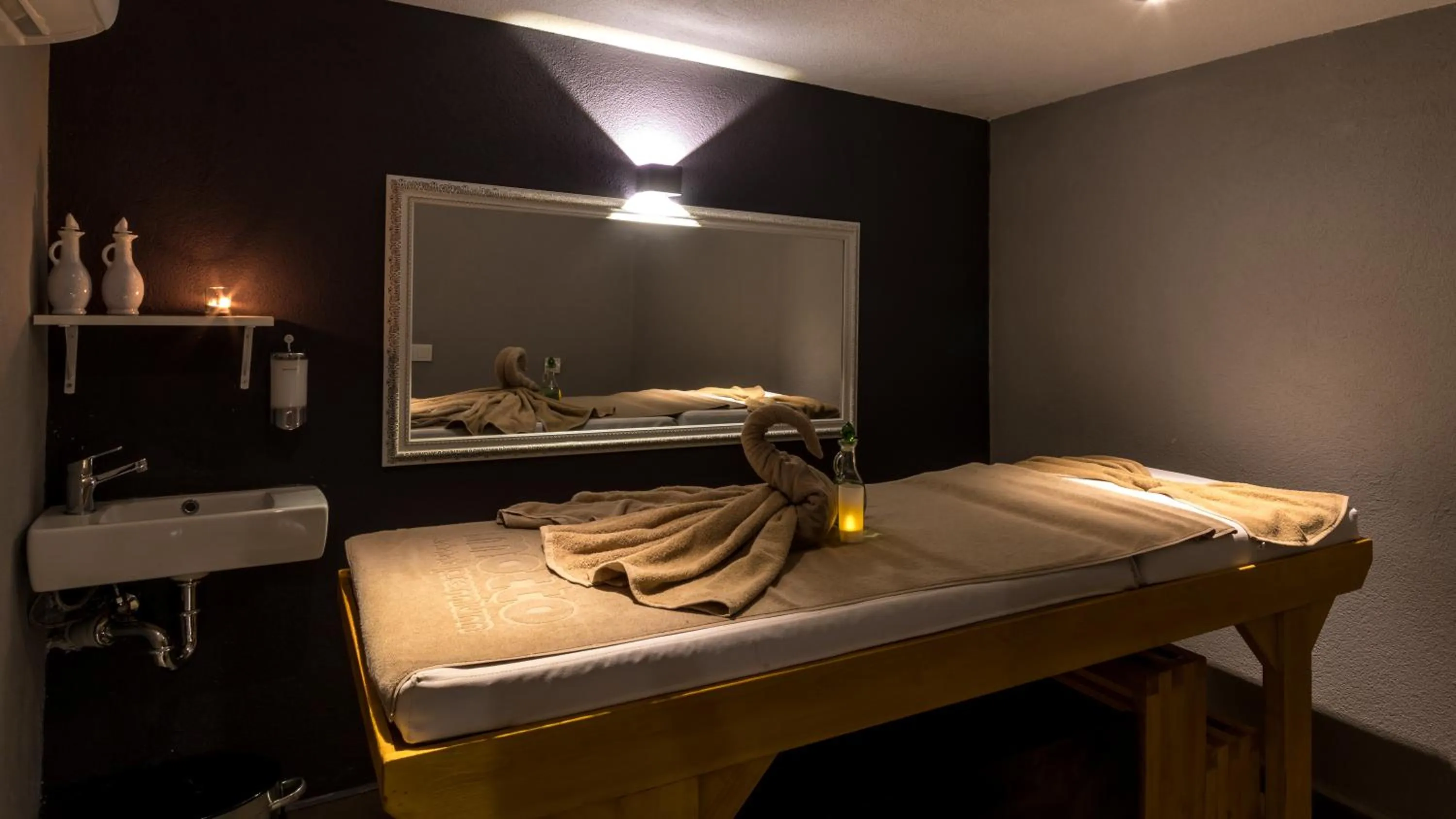 Massage in Motto Premium Hotel&Spa