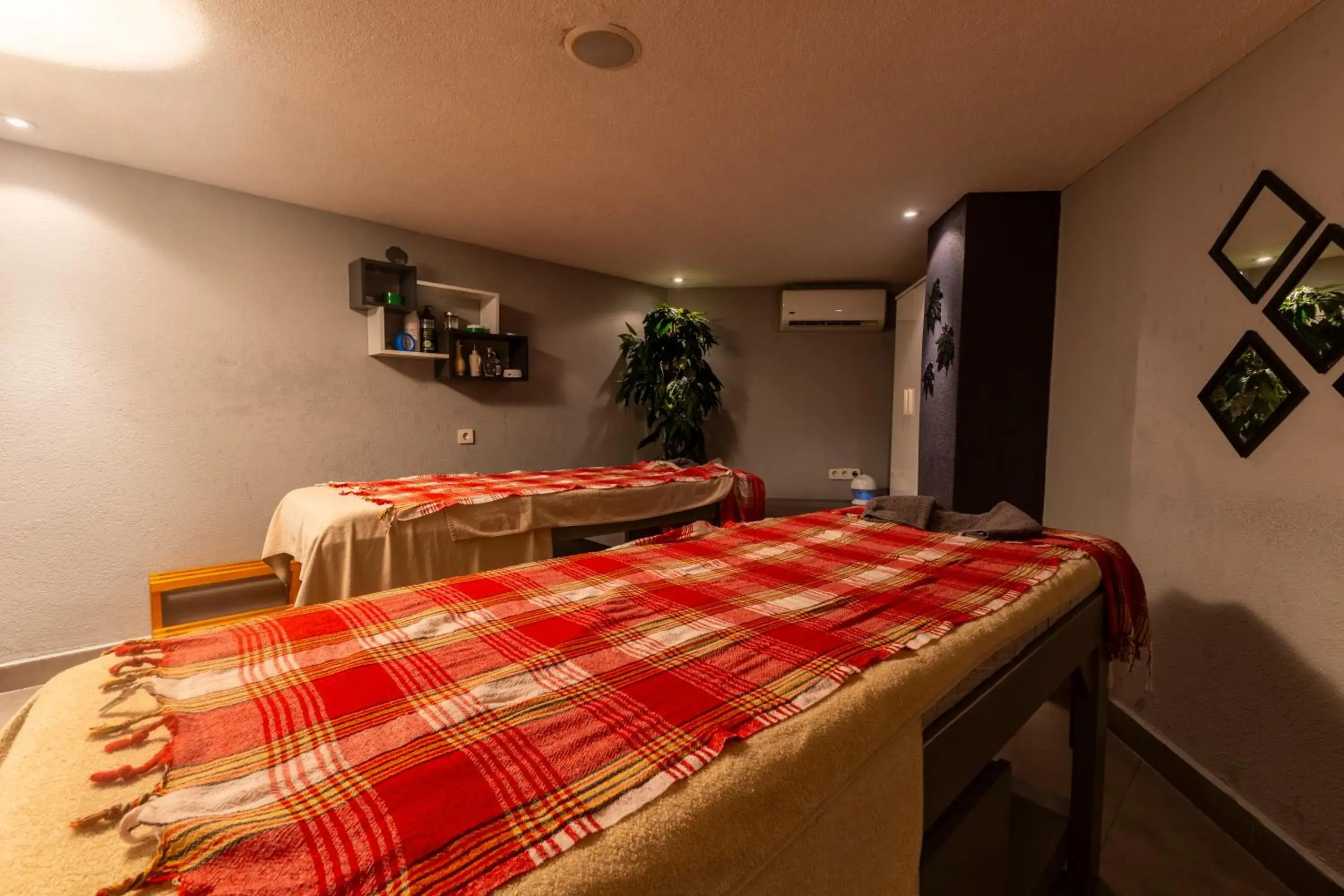 Massage, Bed in Motto Premium Hotel&Spa Massage, Bed in Motto Premium Hotel&Spa