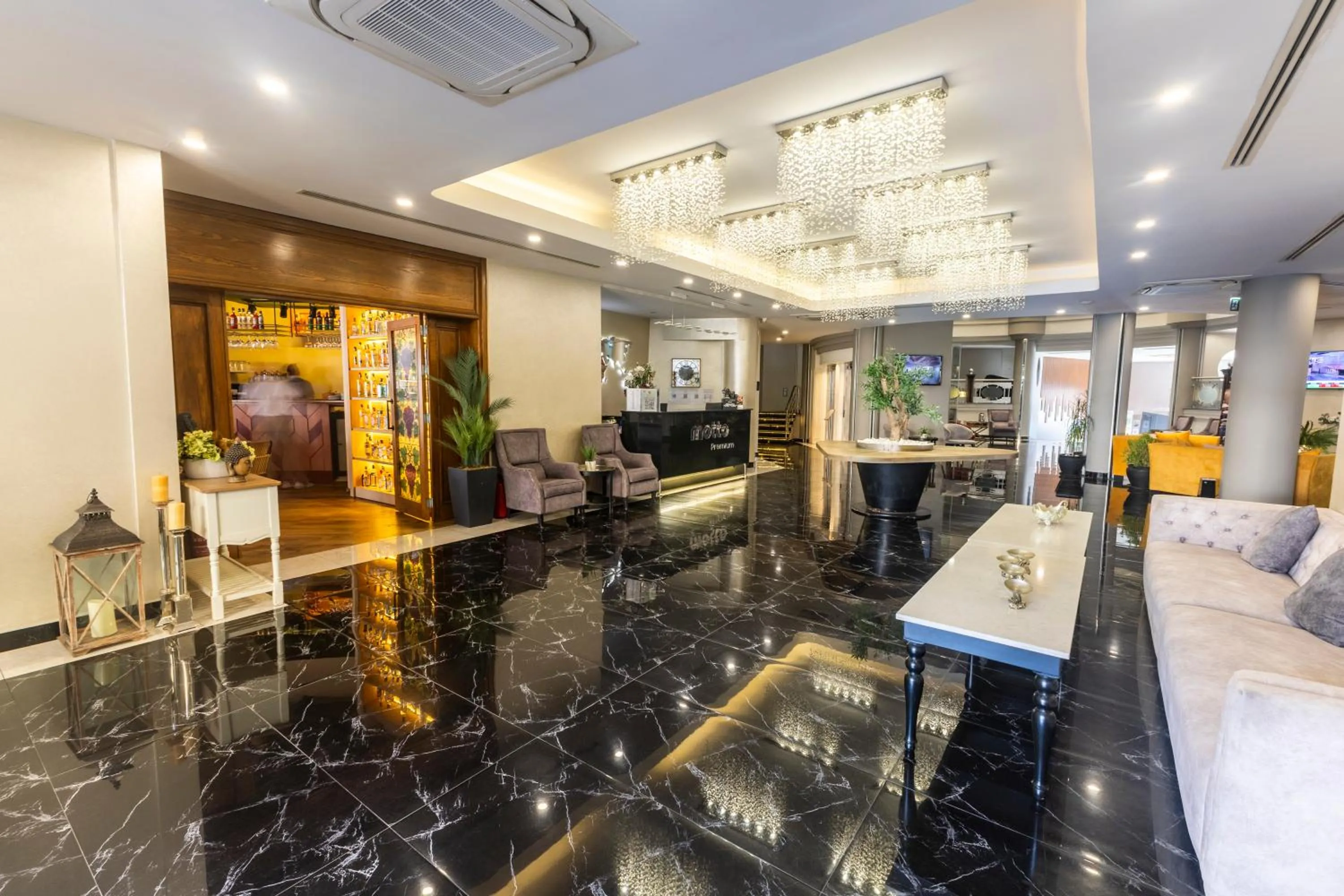Lobby or reception in Motto Premium Hotel&Spa