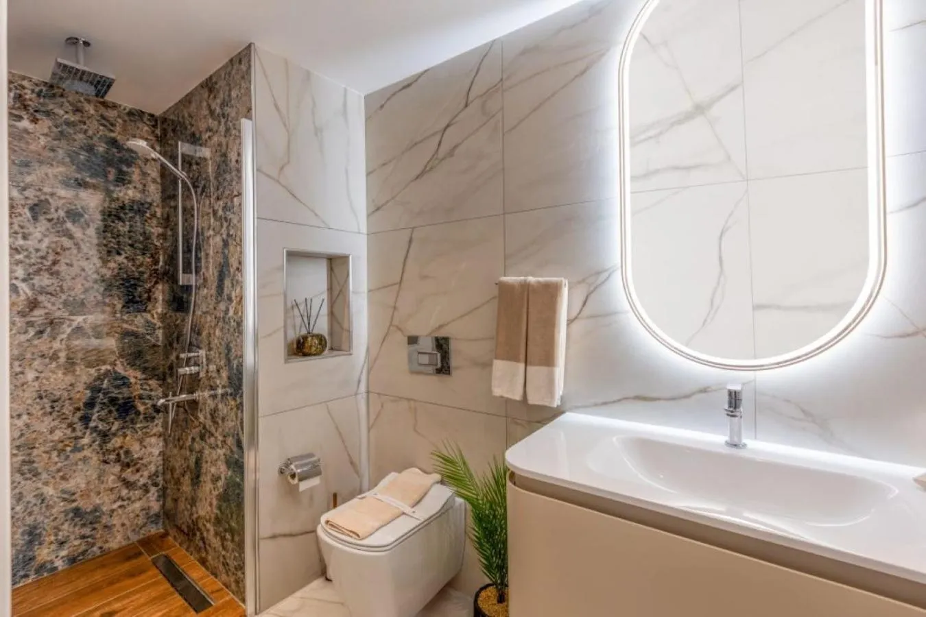 Toilet in Motto Premium Hotel&Spa