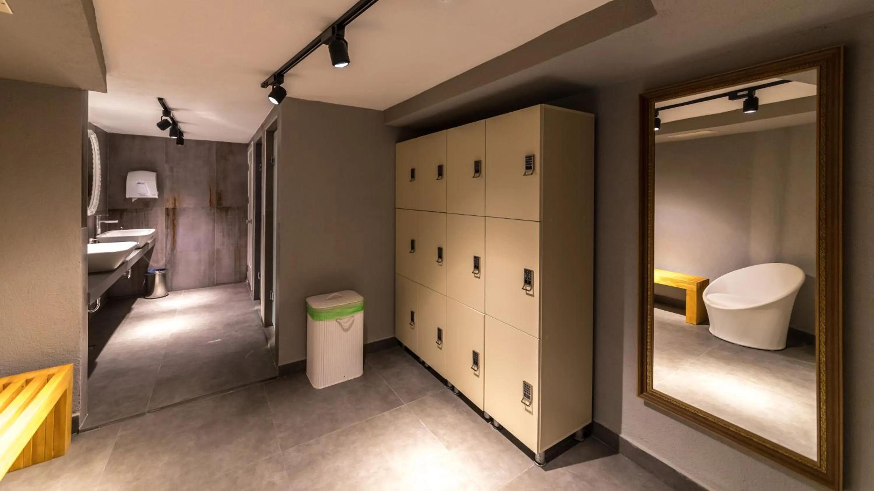 Toilet in Motto Premium Hotel&Spa