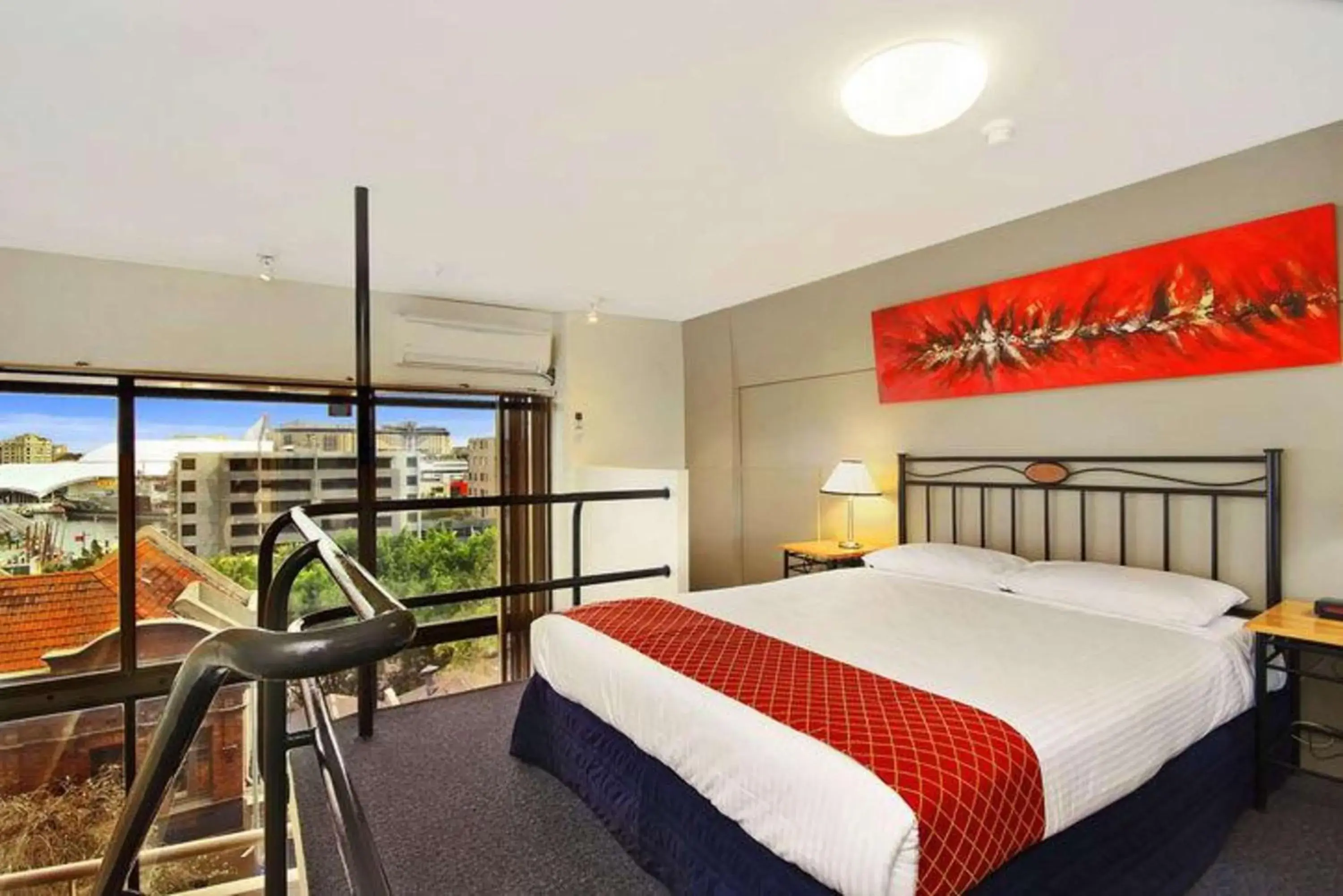Bedroom, Bed in Metro Apartments on Darling Harbour Bedroom, Bed in Metro Apartments on Darling Harbour