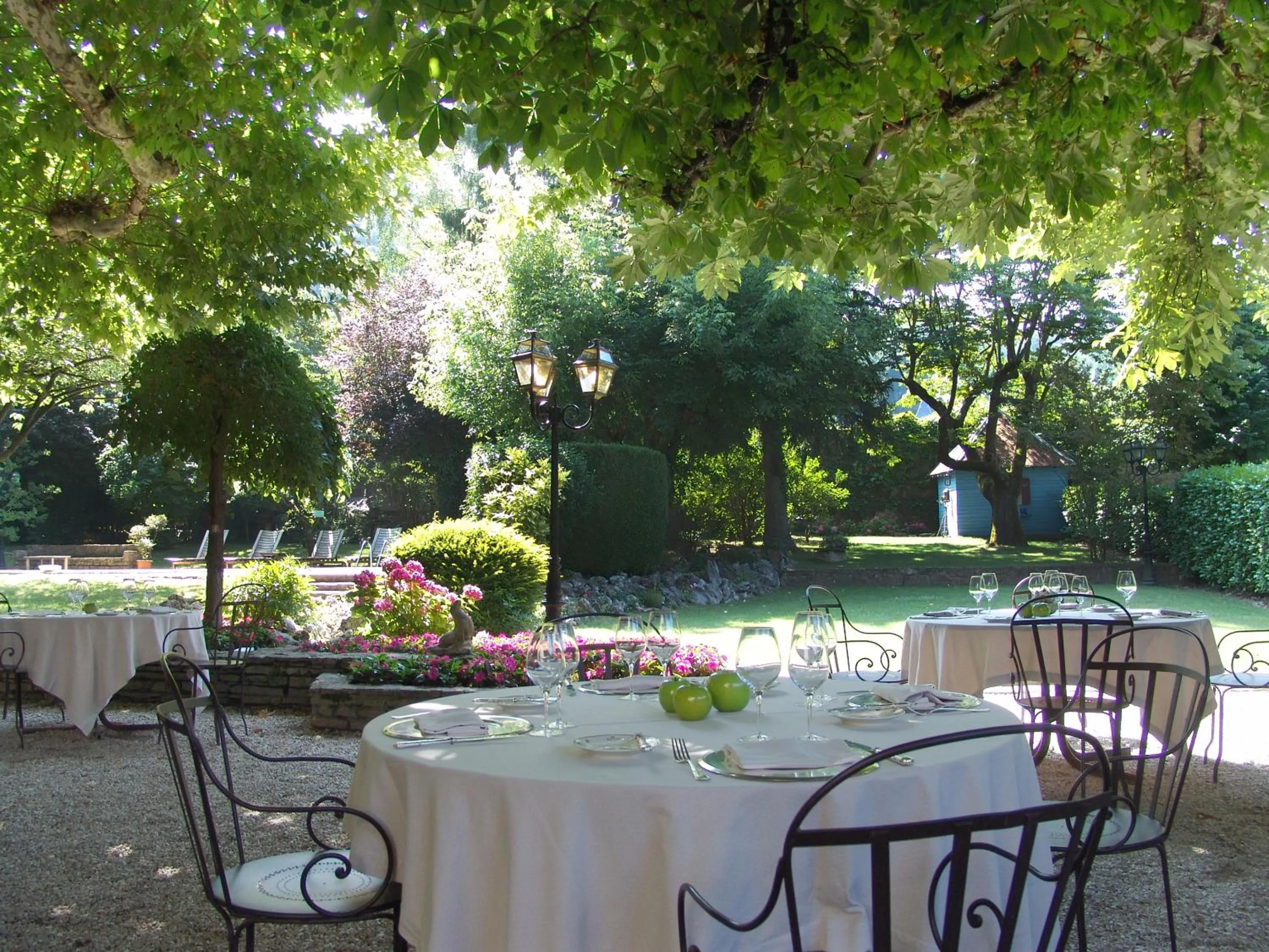 Patio in Hotel Restaurant Chavant
