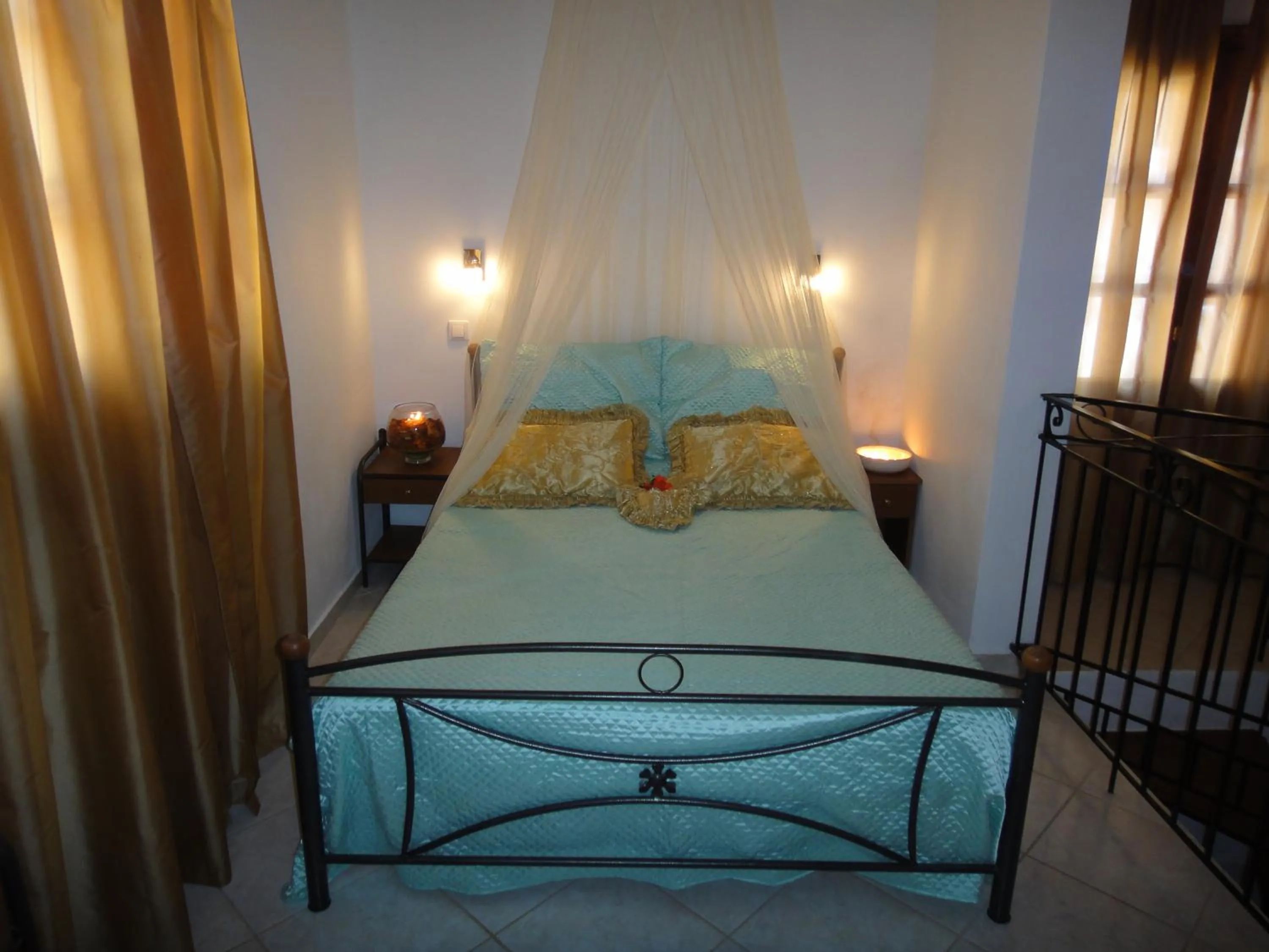 Bedroom in Captain's Suites