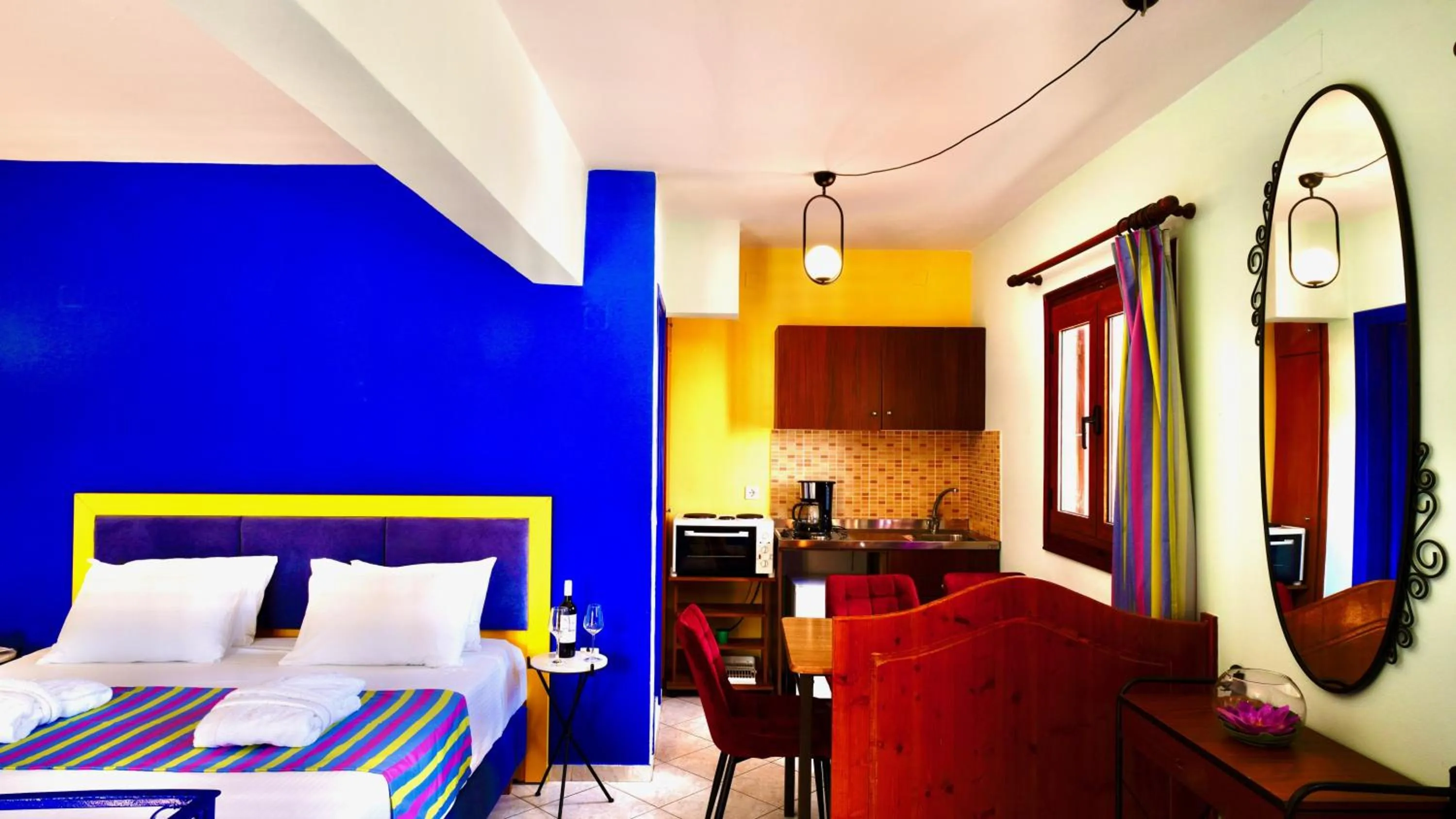 TV and multimedia in Captain's Suites