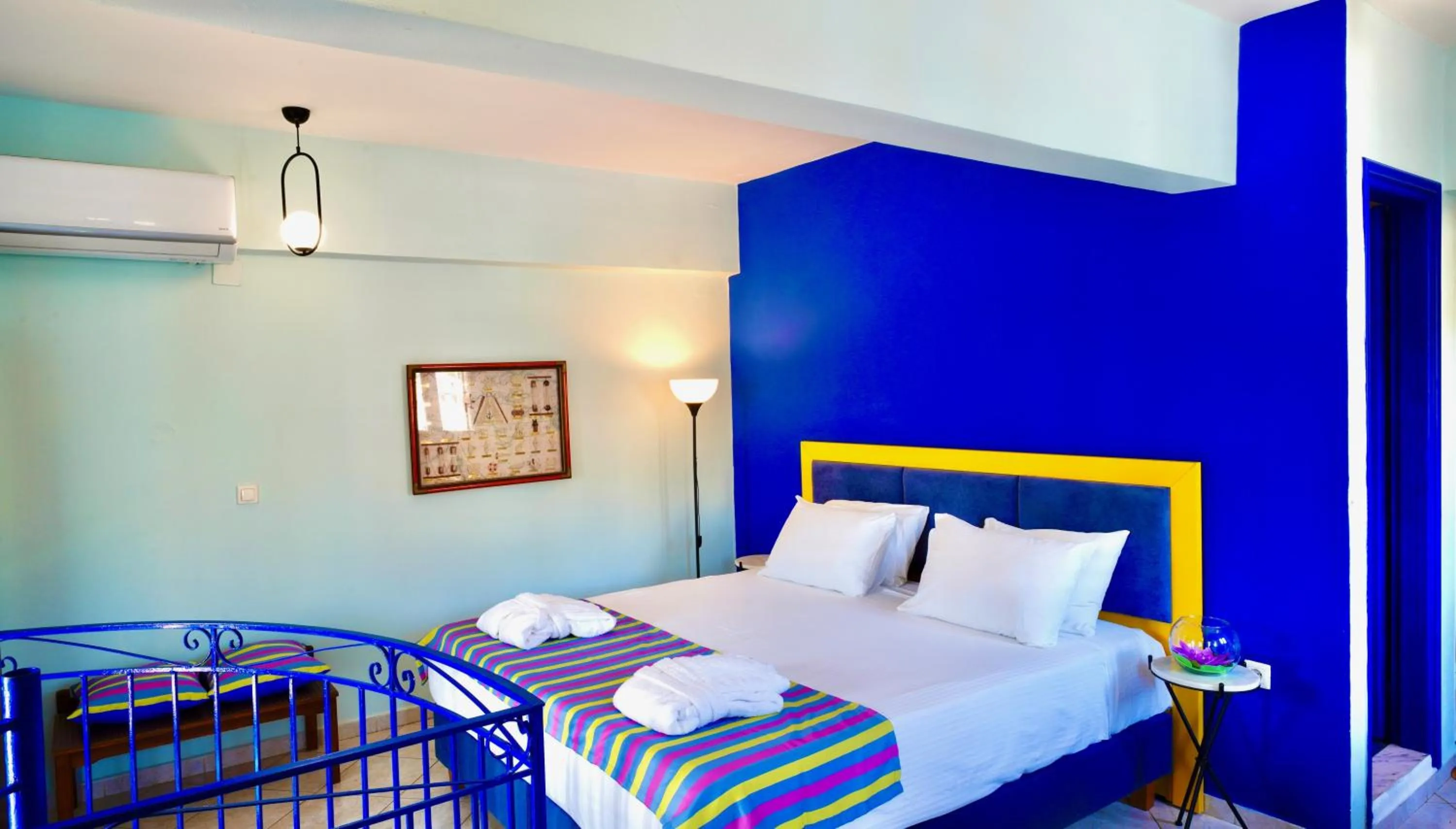 Bed in Captain's Suites