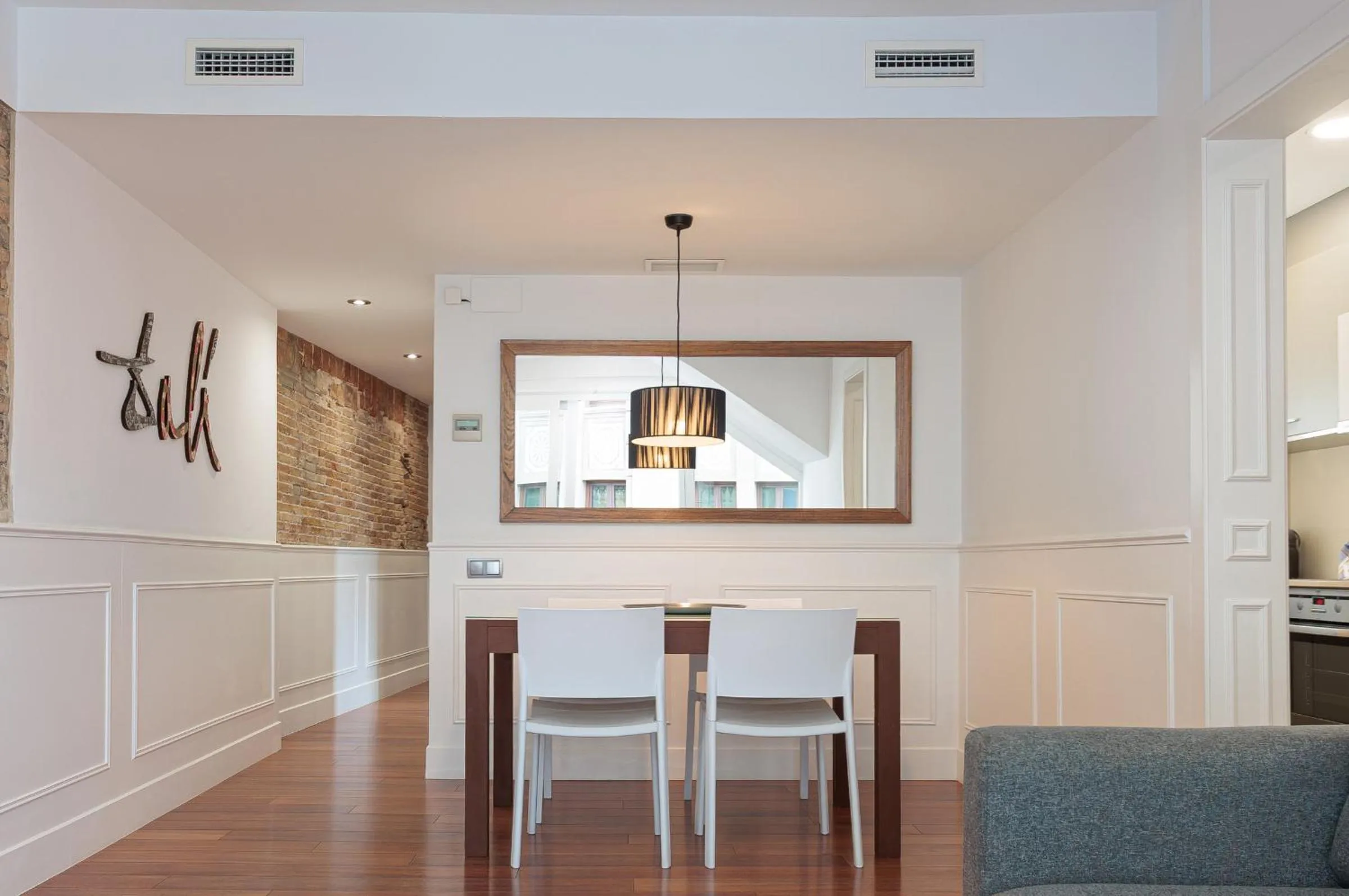 Dining area in Enjoybcn Dali Apartments