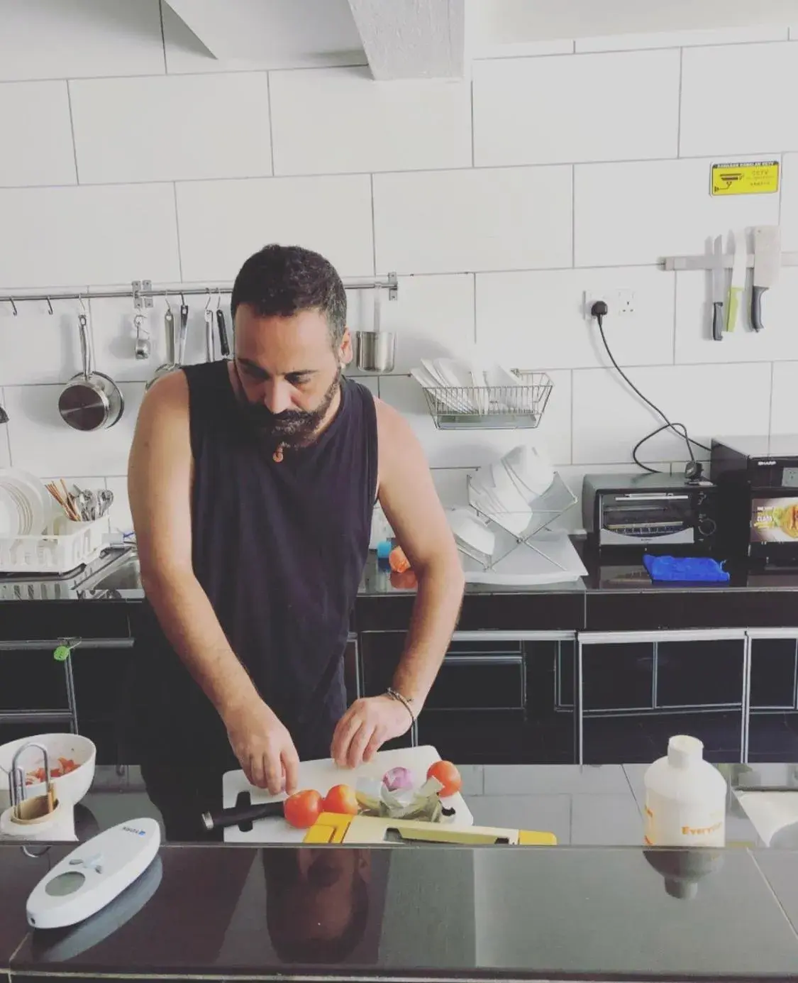 Communal kitchen in Beds In Garden Hostel Communal kitchen in Beds In Garden Hostel