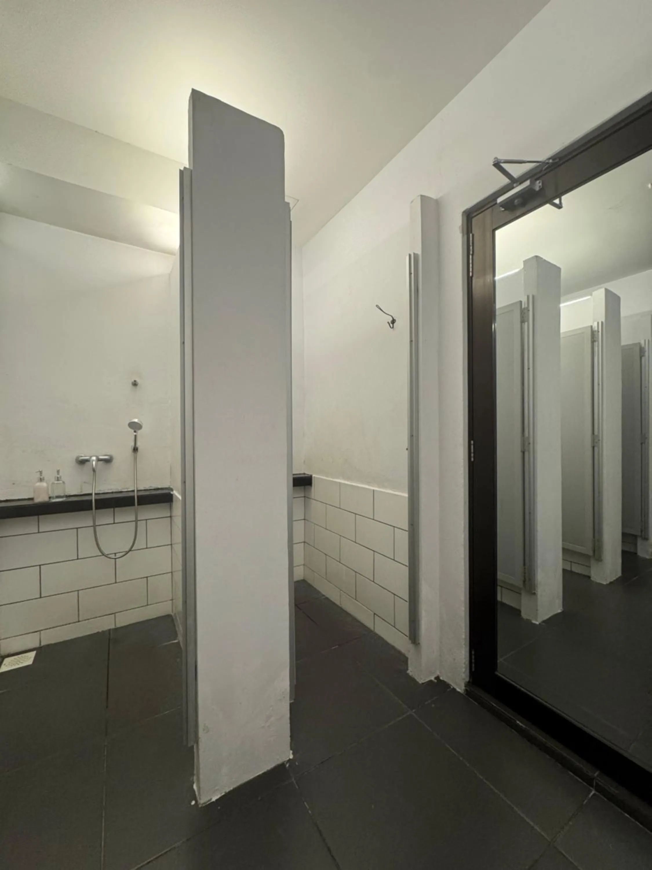 Bathroom in Beds In Garden Hostel